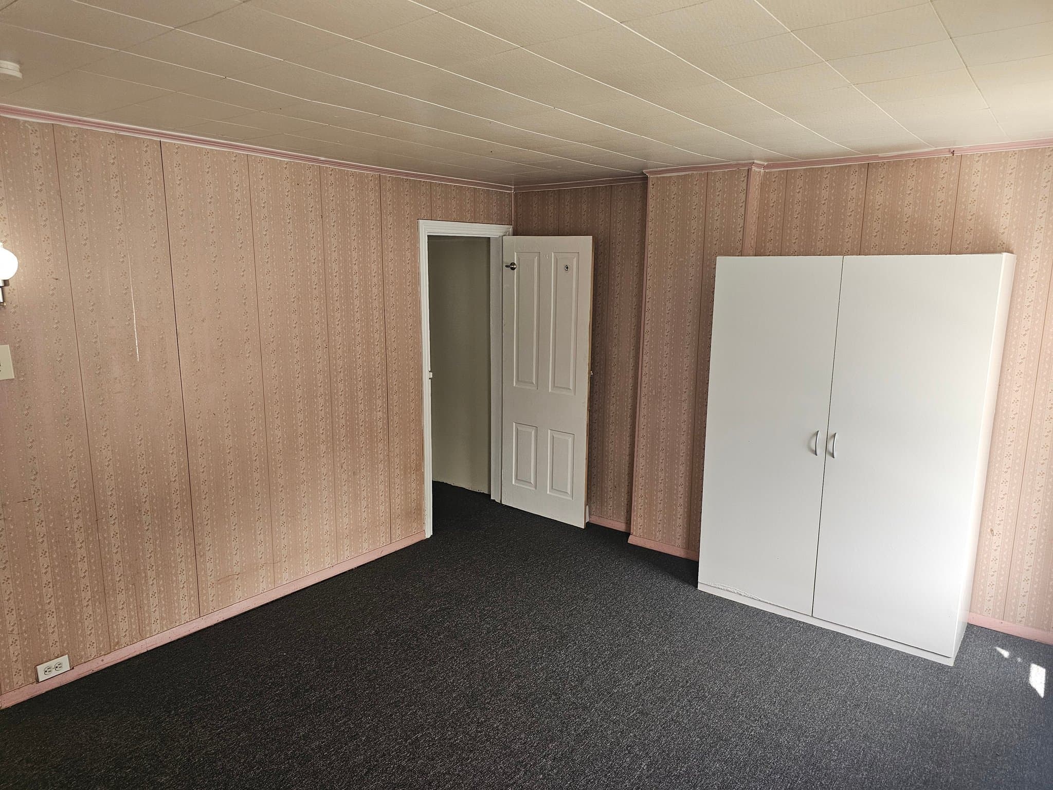 Norristown Townhome: 313 Buttonwood St