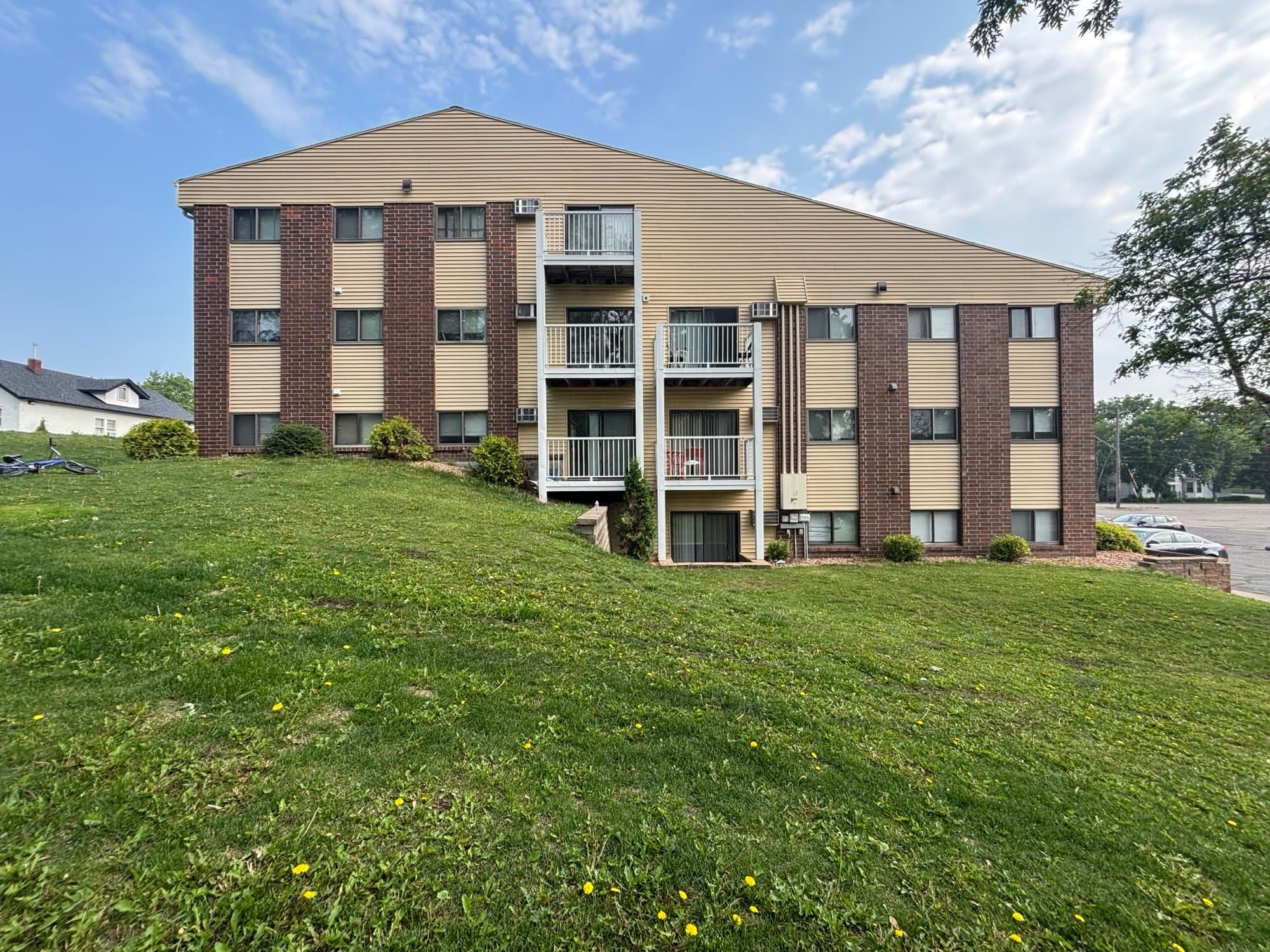St Cloud Apartment: 500 12th St. S St Cloud MN, 56301