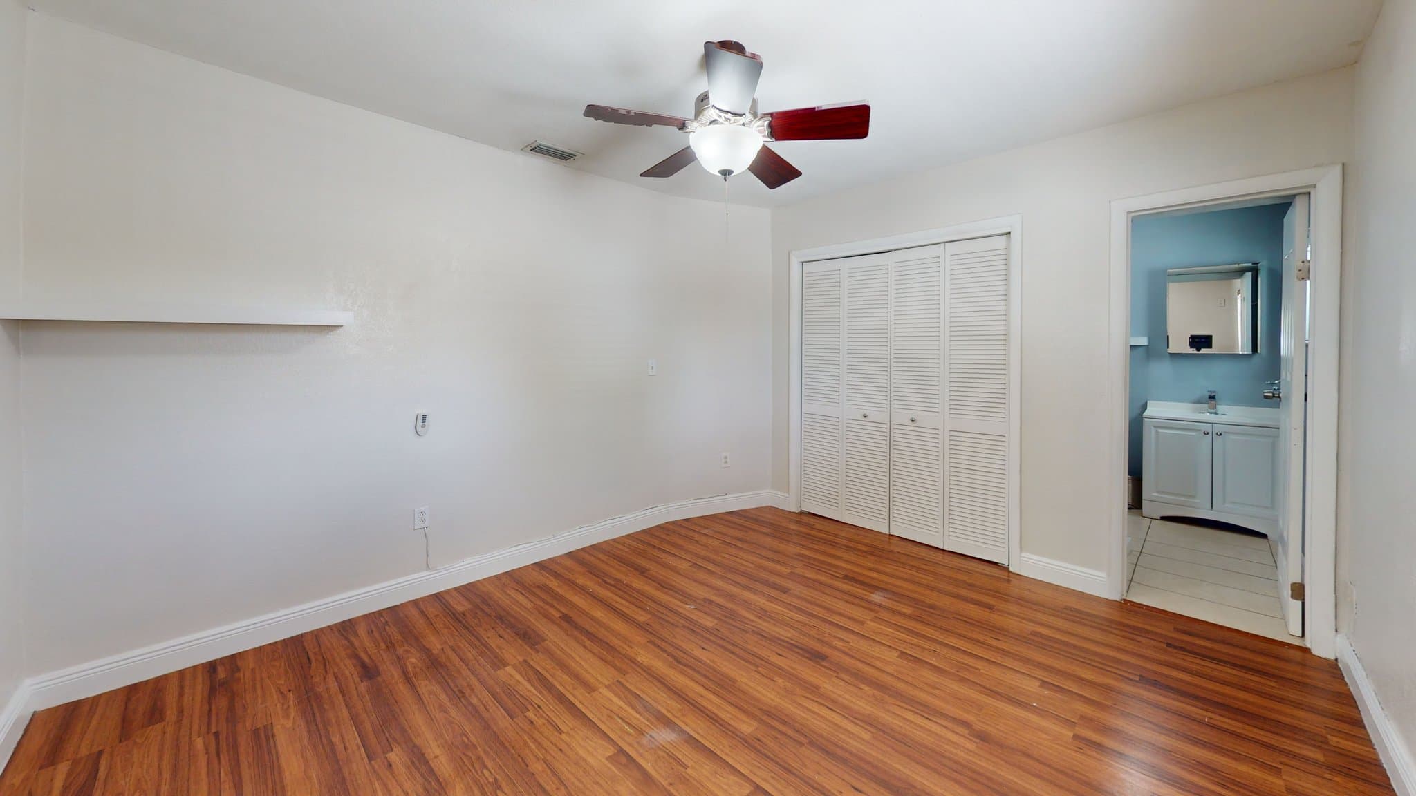 Miami Single Room: 3097 NW 102nd St