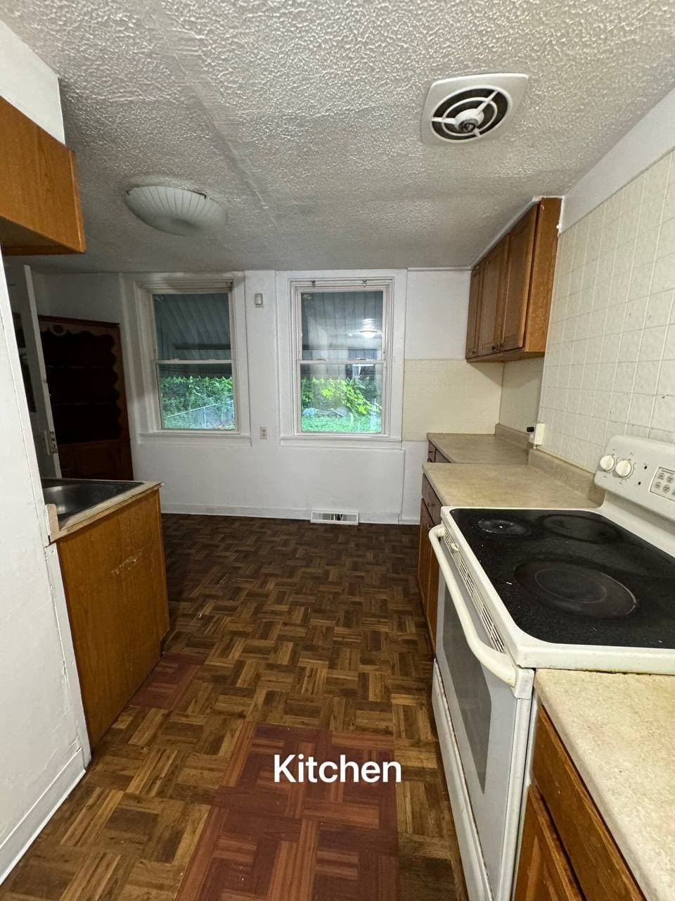 Bridgeport Townhome: 317 East Ave