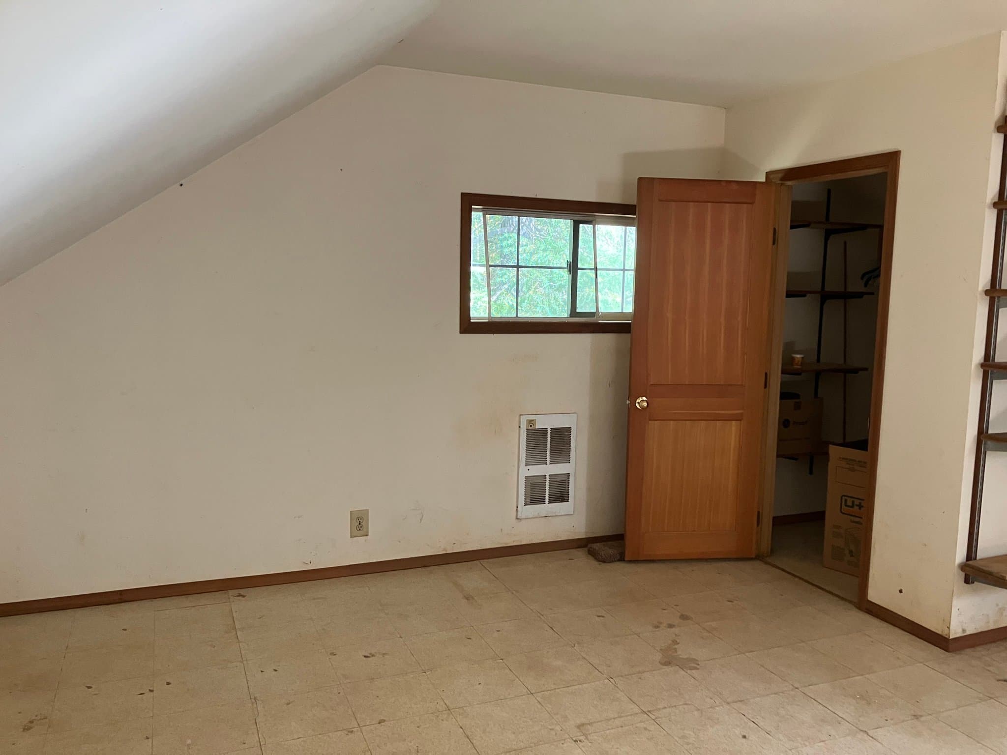 Wilderville House: 10901 Redwood Hwy