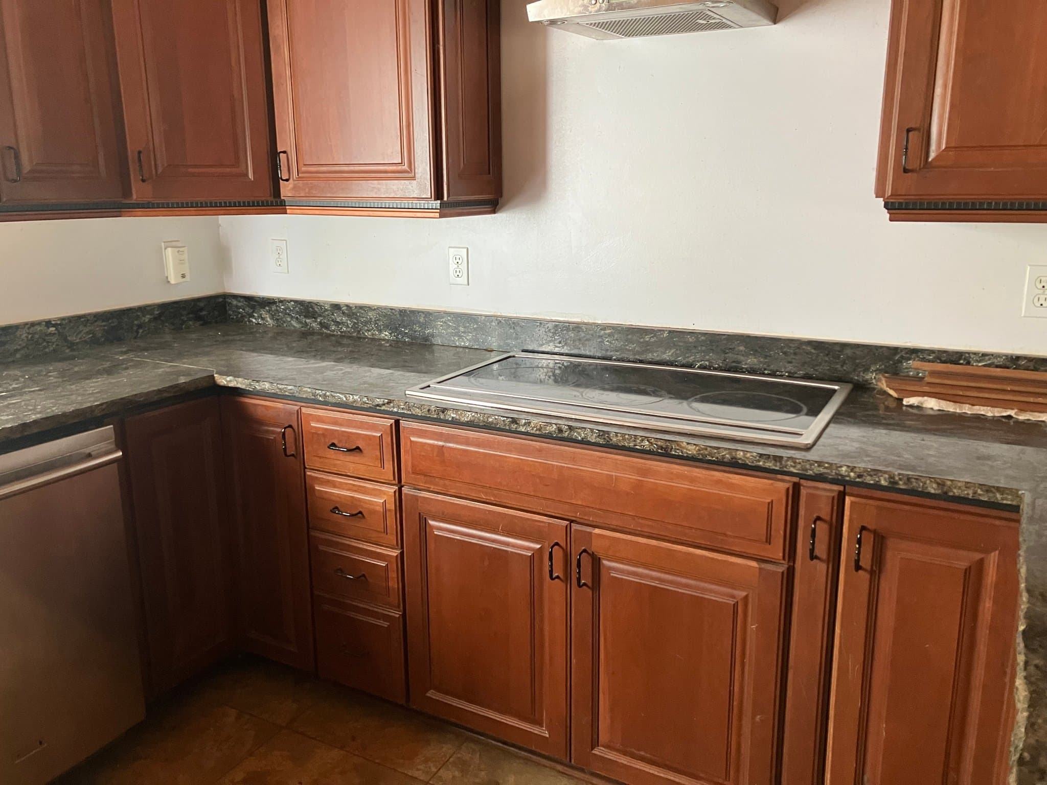 Wilderville House: 10901 Redwood Hwy