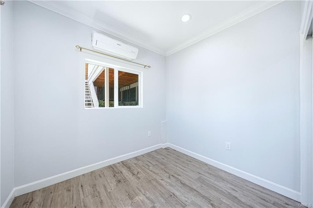 Pasadena Townhome: 332 Anita Dr