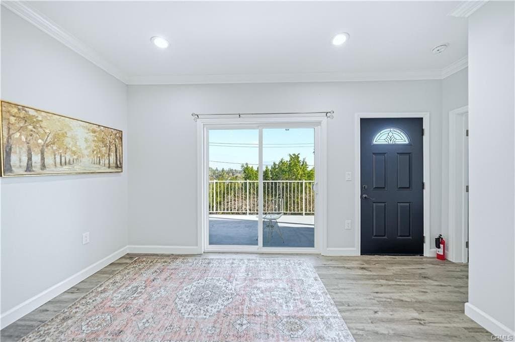 Pasadena Townhome: 332 Anita Dr