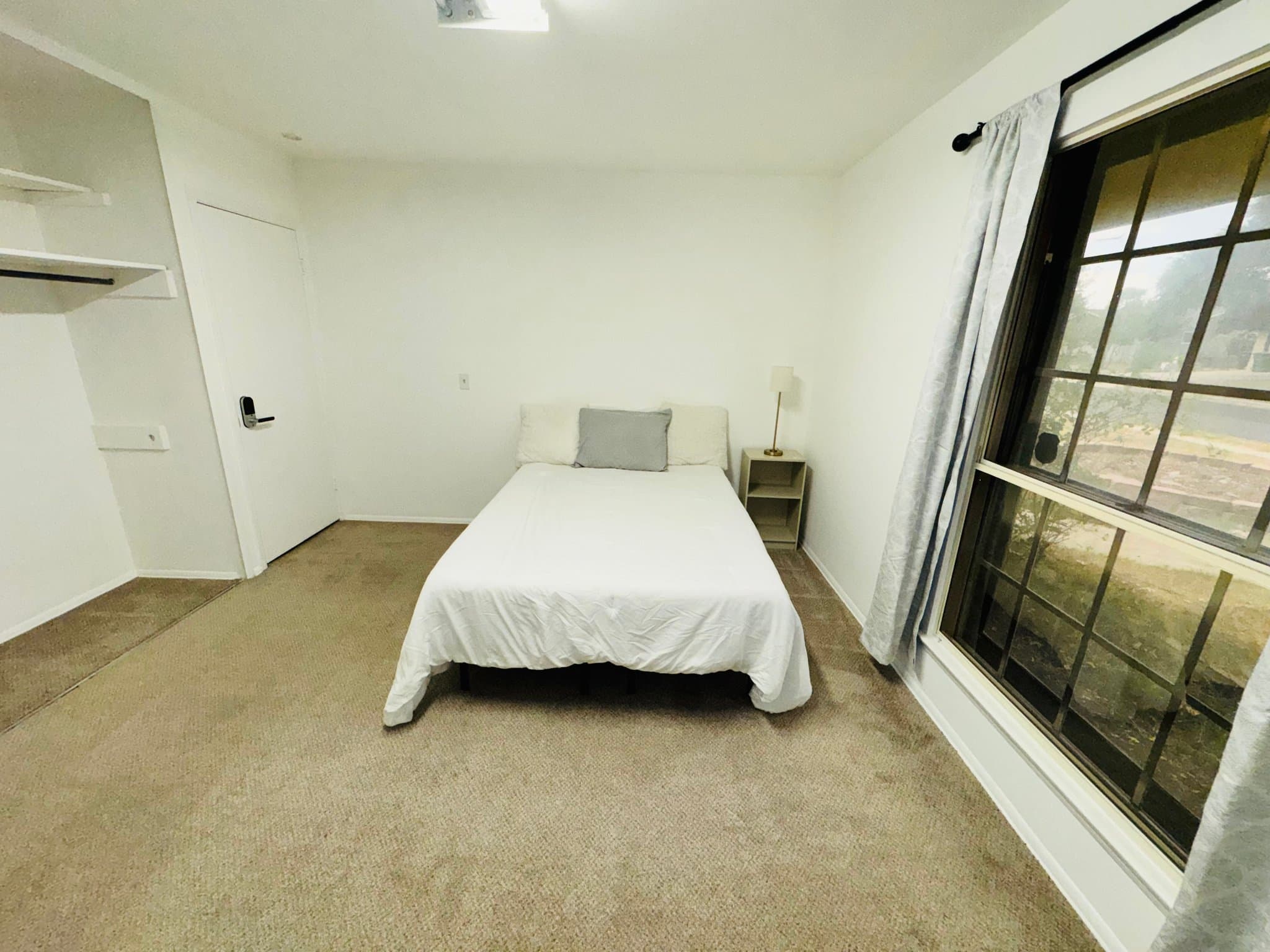 San Antonio Single Room: 5618 Sir Gareth Dr.