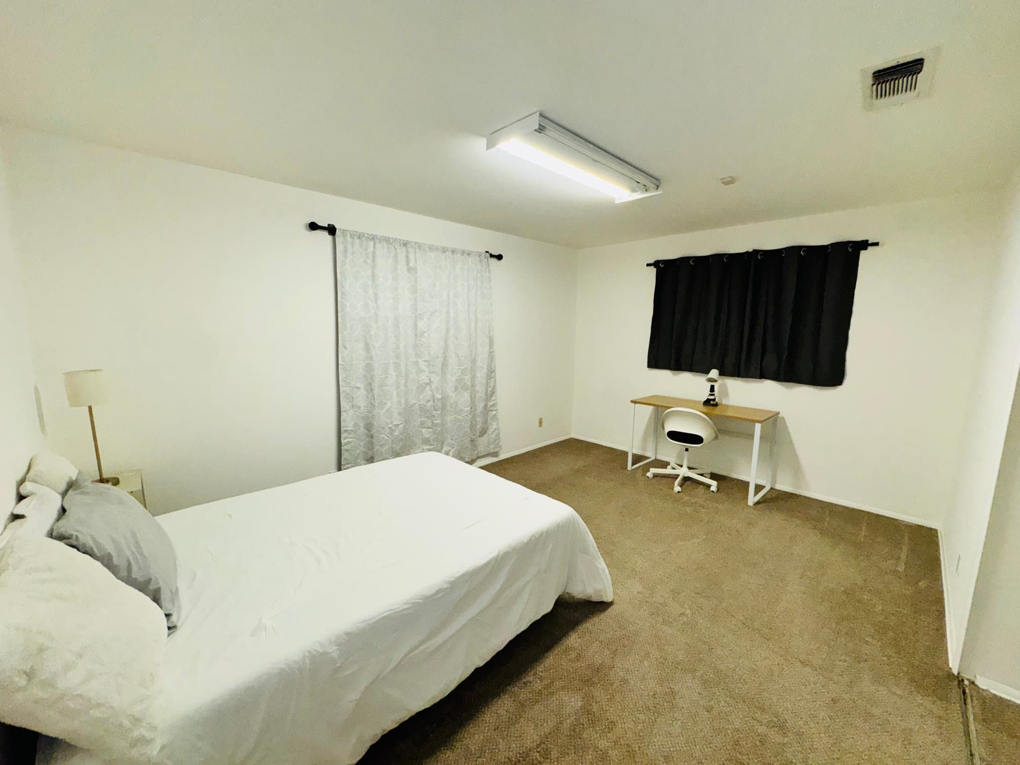 San Antonio Single Room: 5618 Sir Gareth Dr.