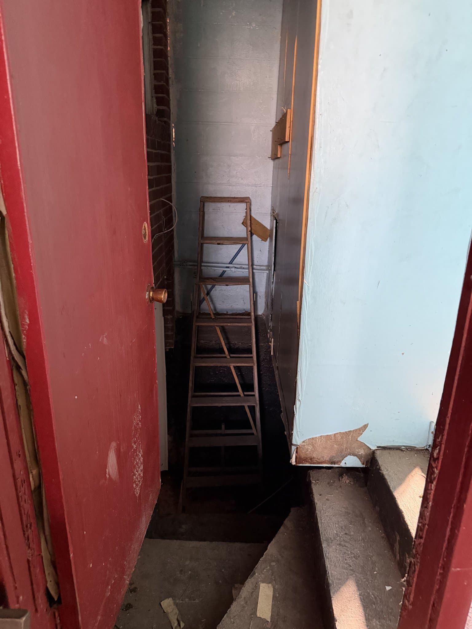 East St Louis House: 225 N 63rd St.