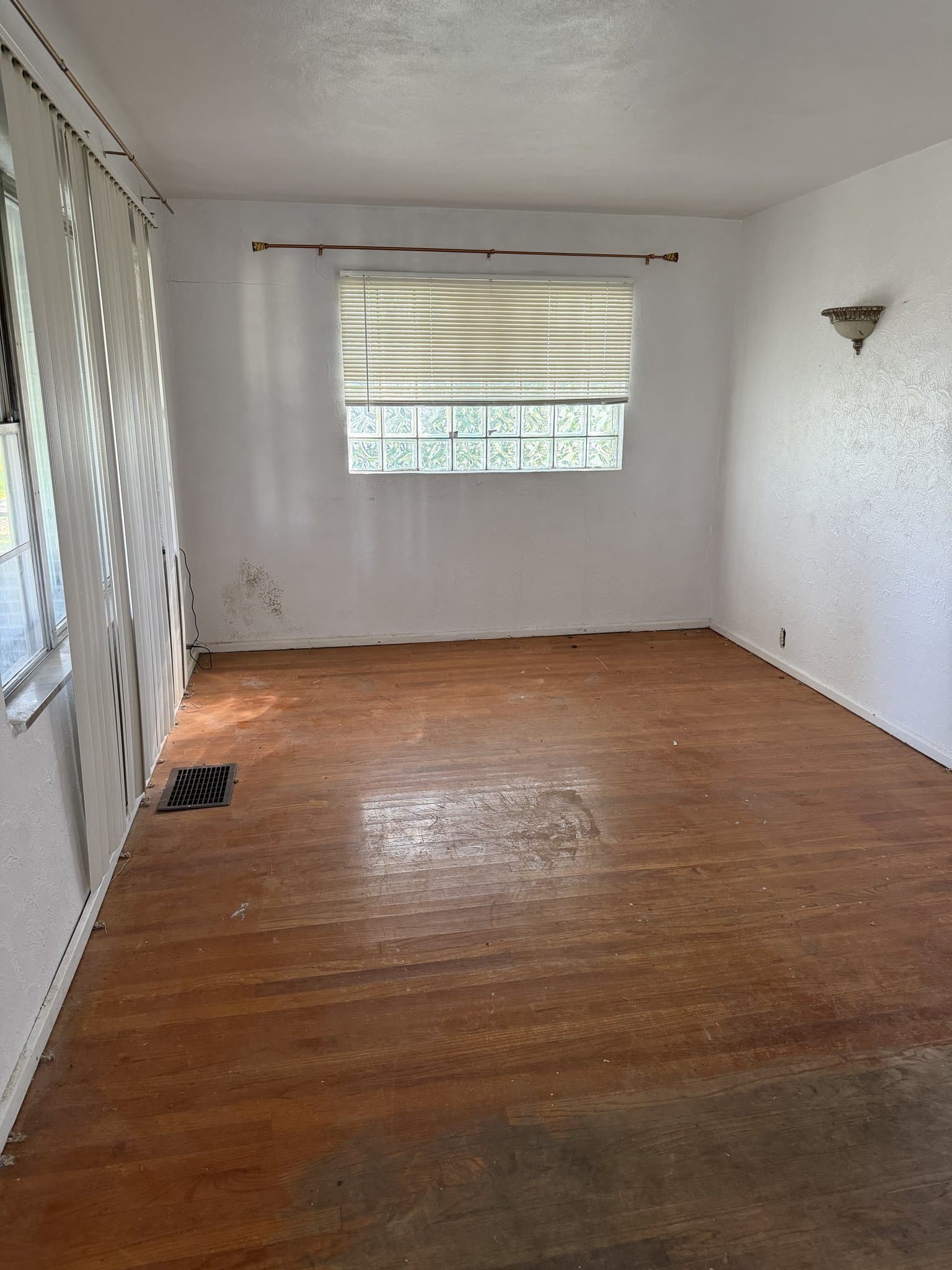East St Louis House: 225 N 63rd St.