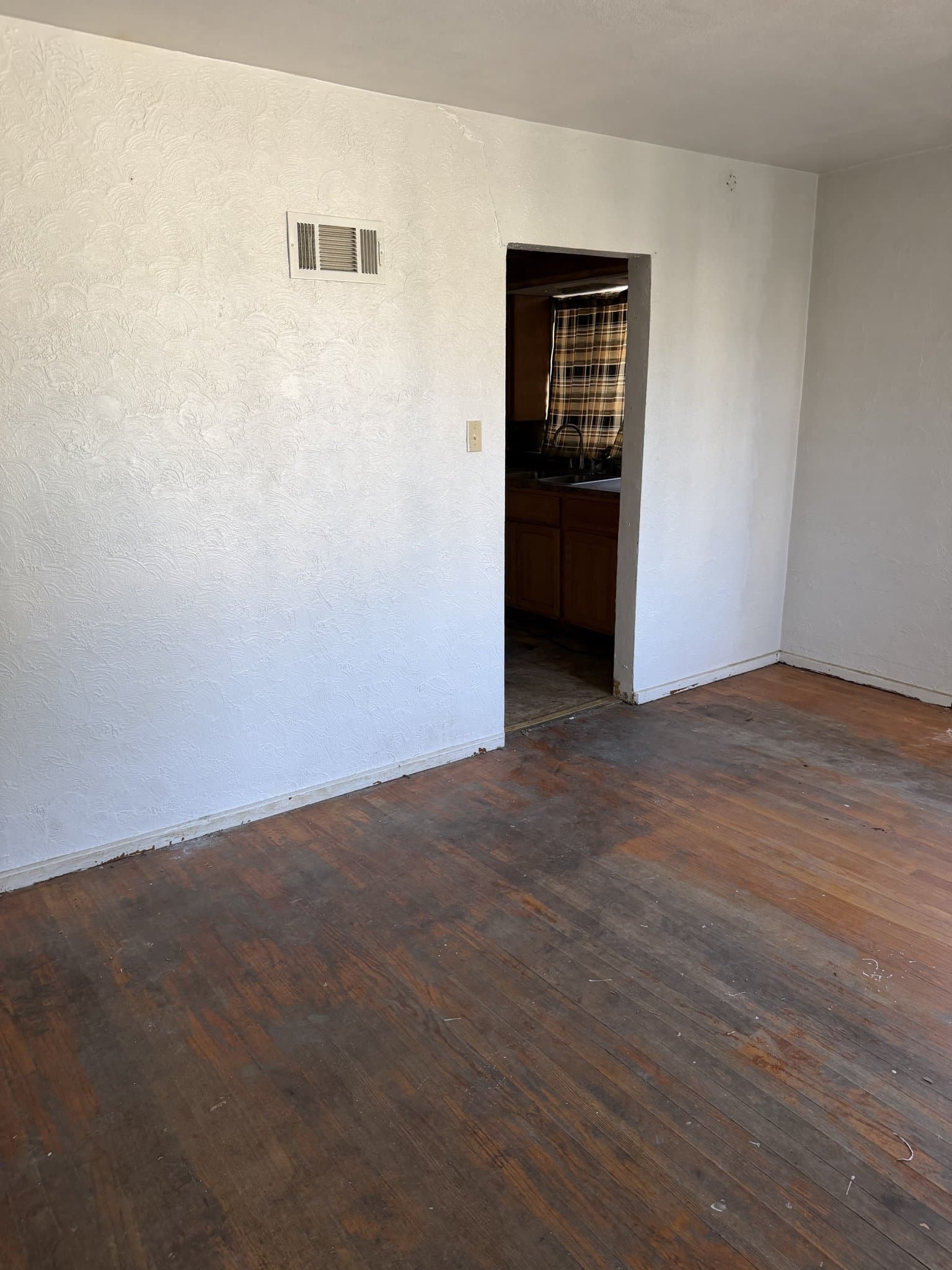 East St Louis House: 225 N 63rd St.