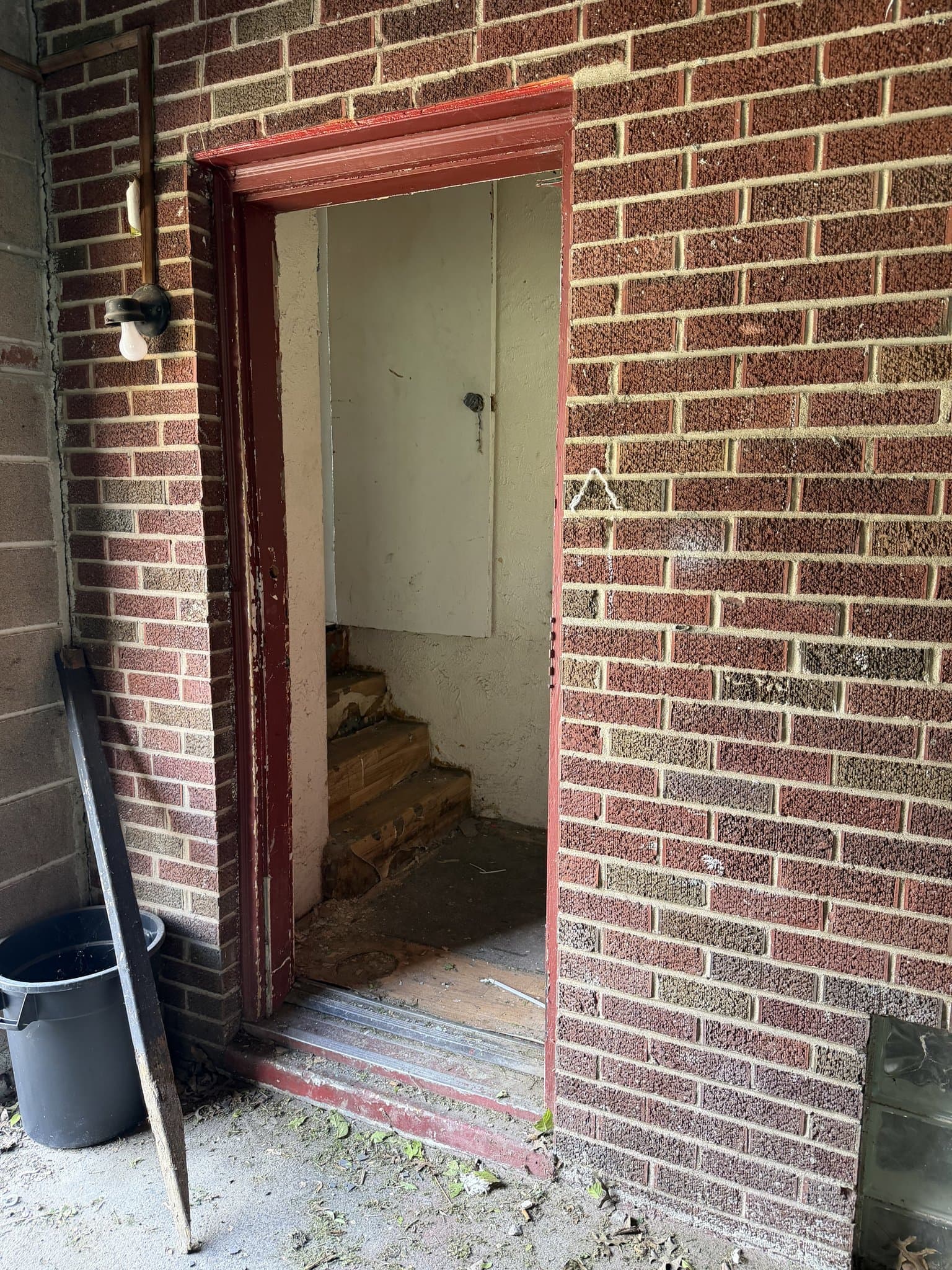 East St Louis House: 225 N 63rd St.