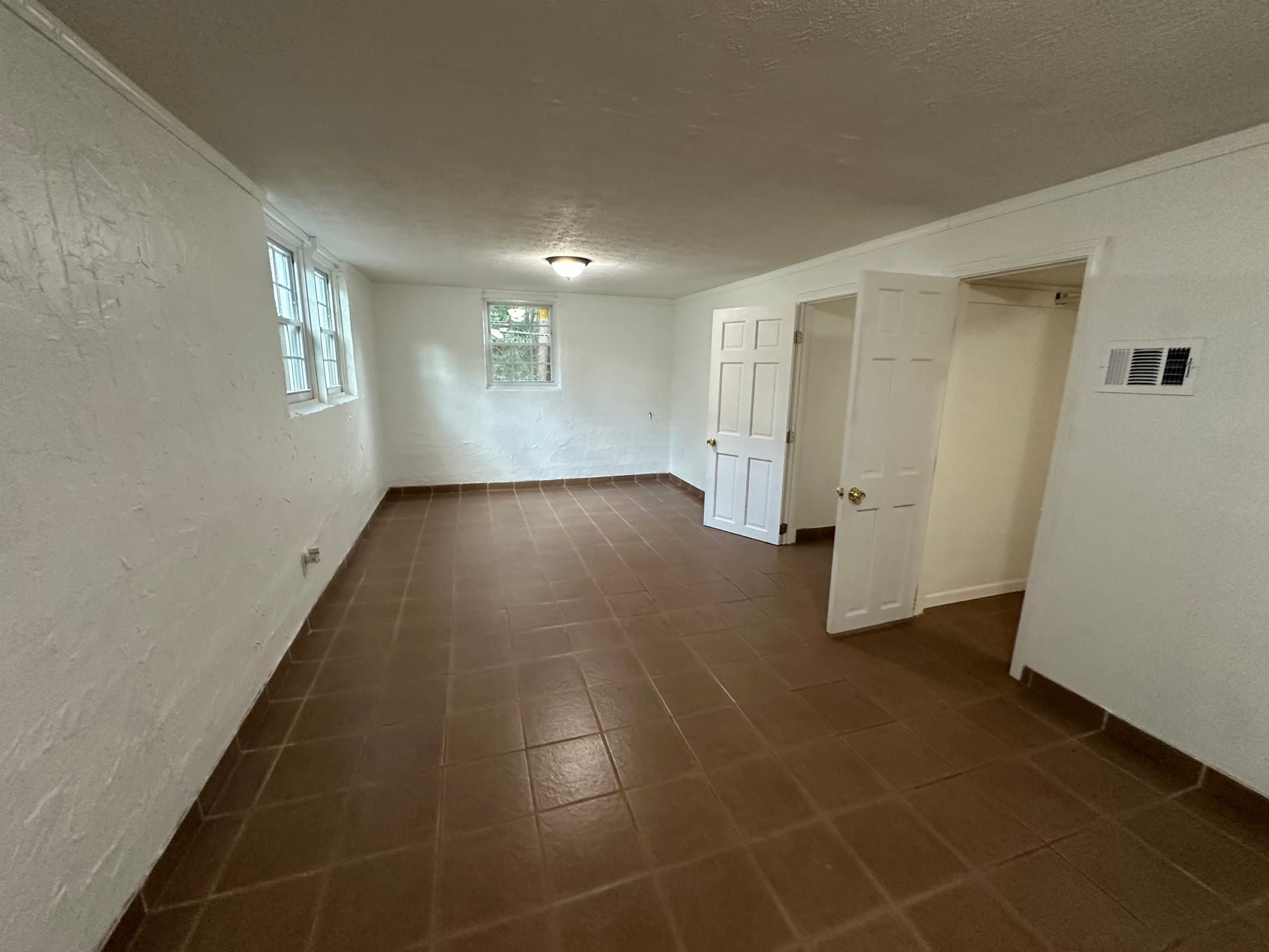 Austell House: 549 Joann Ave