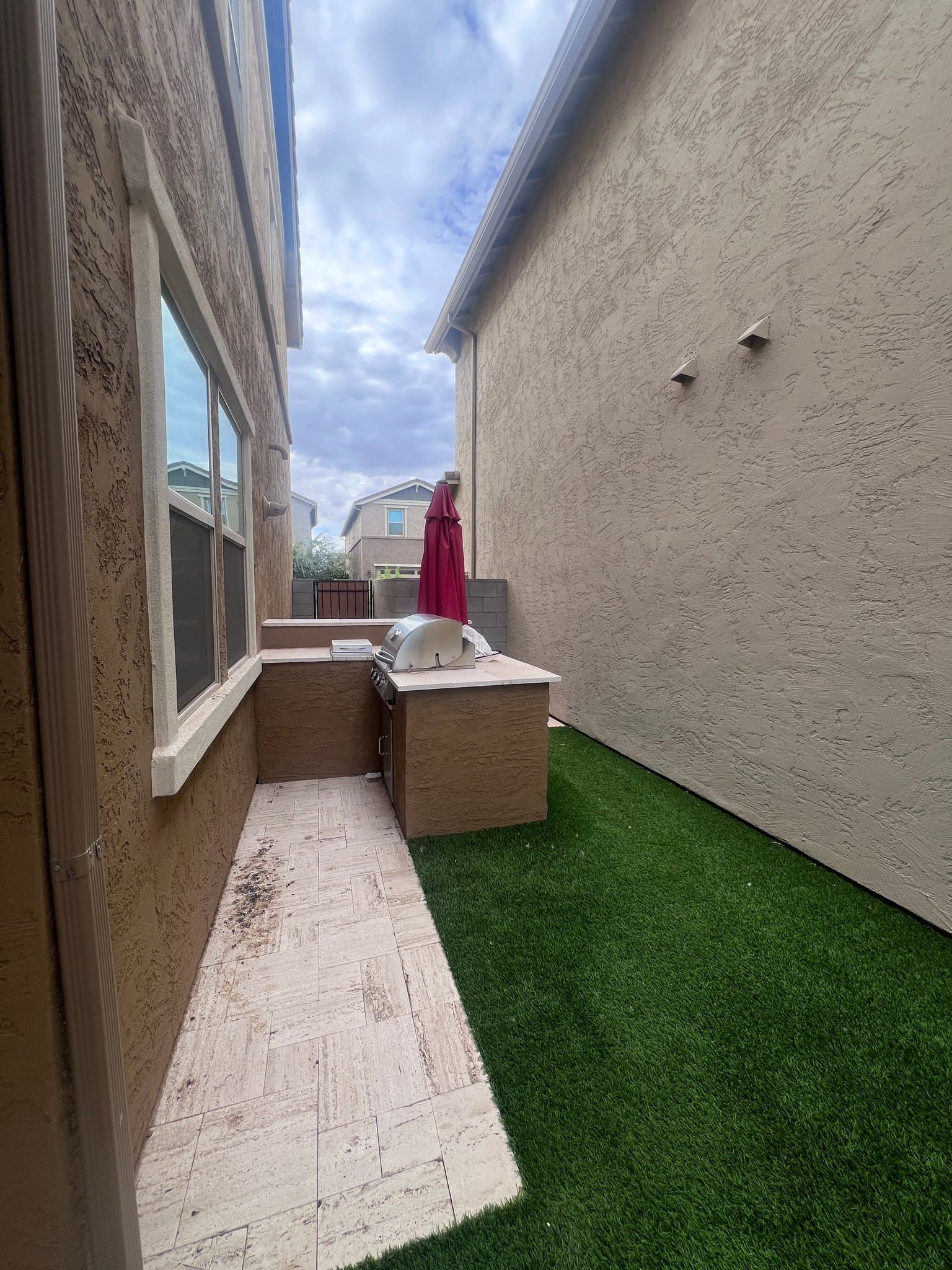 Gilbert House: 4123 E JONES ST