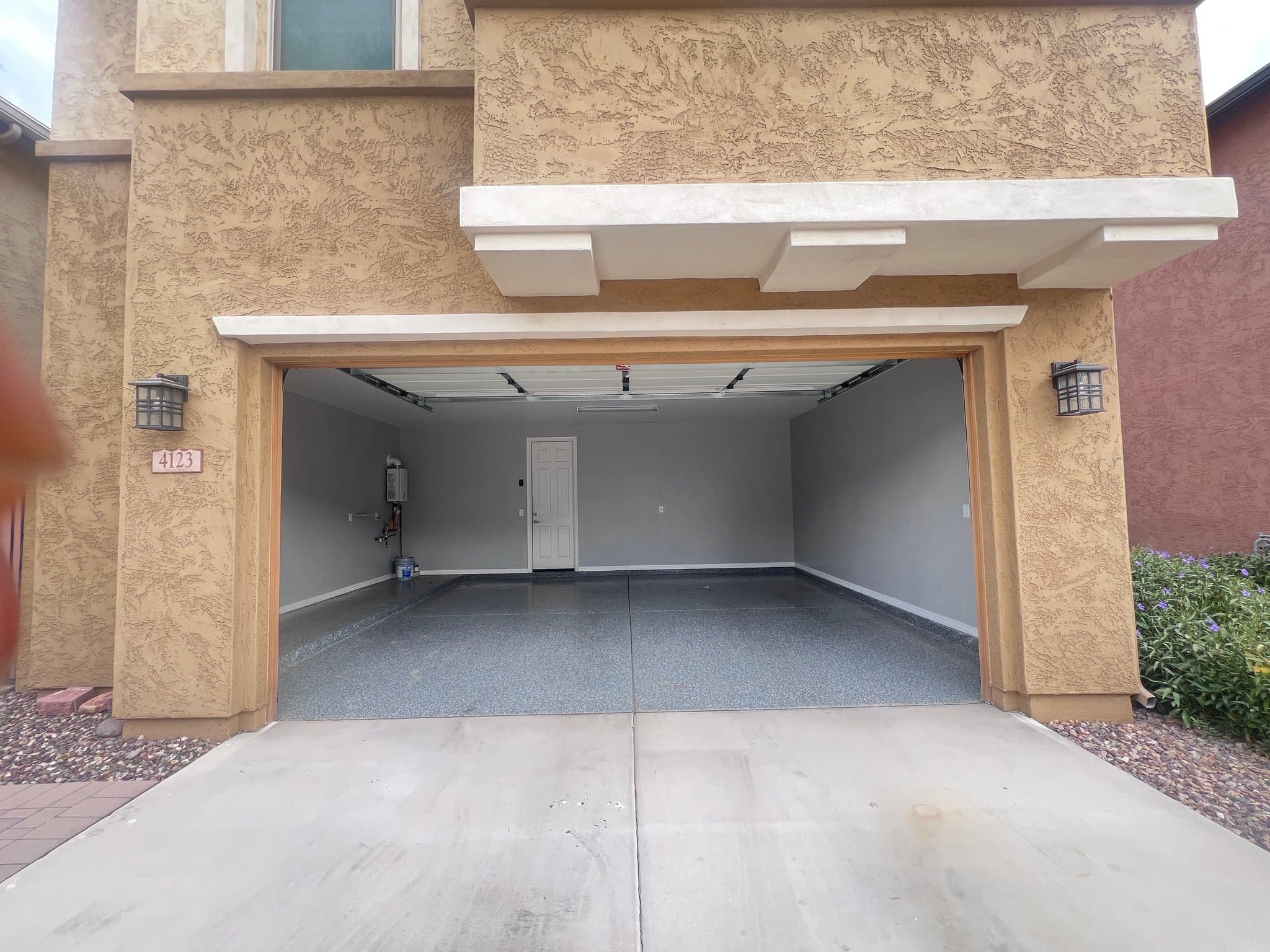 Gilbert House: 4123 E JONES ST
