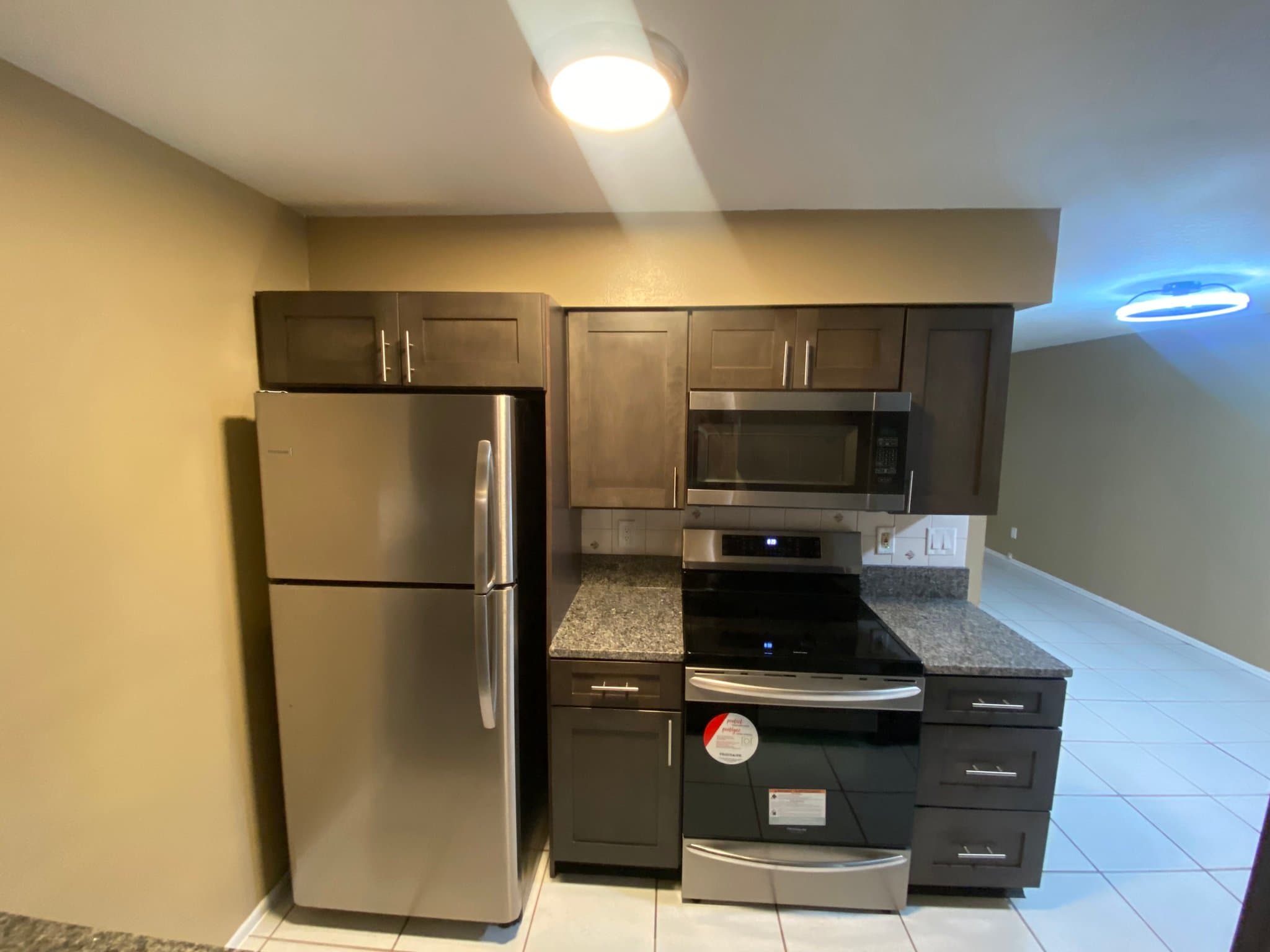 Port Richey House: 10401 County Lake Dr