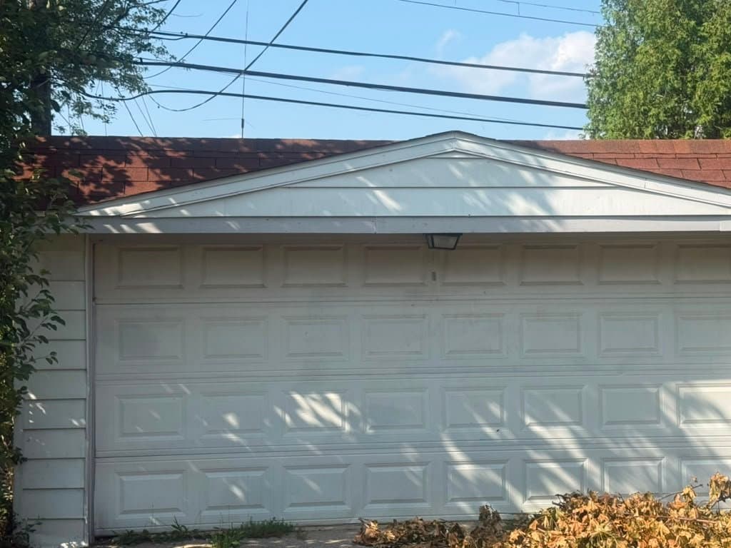 Maple Heights House: 15811 Maplewood Avenue
