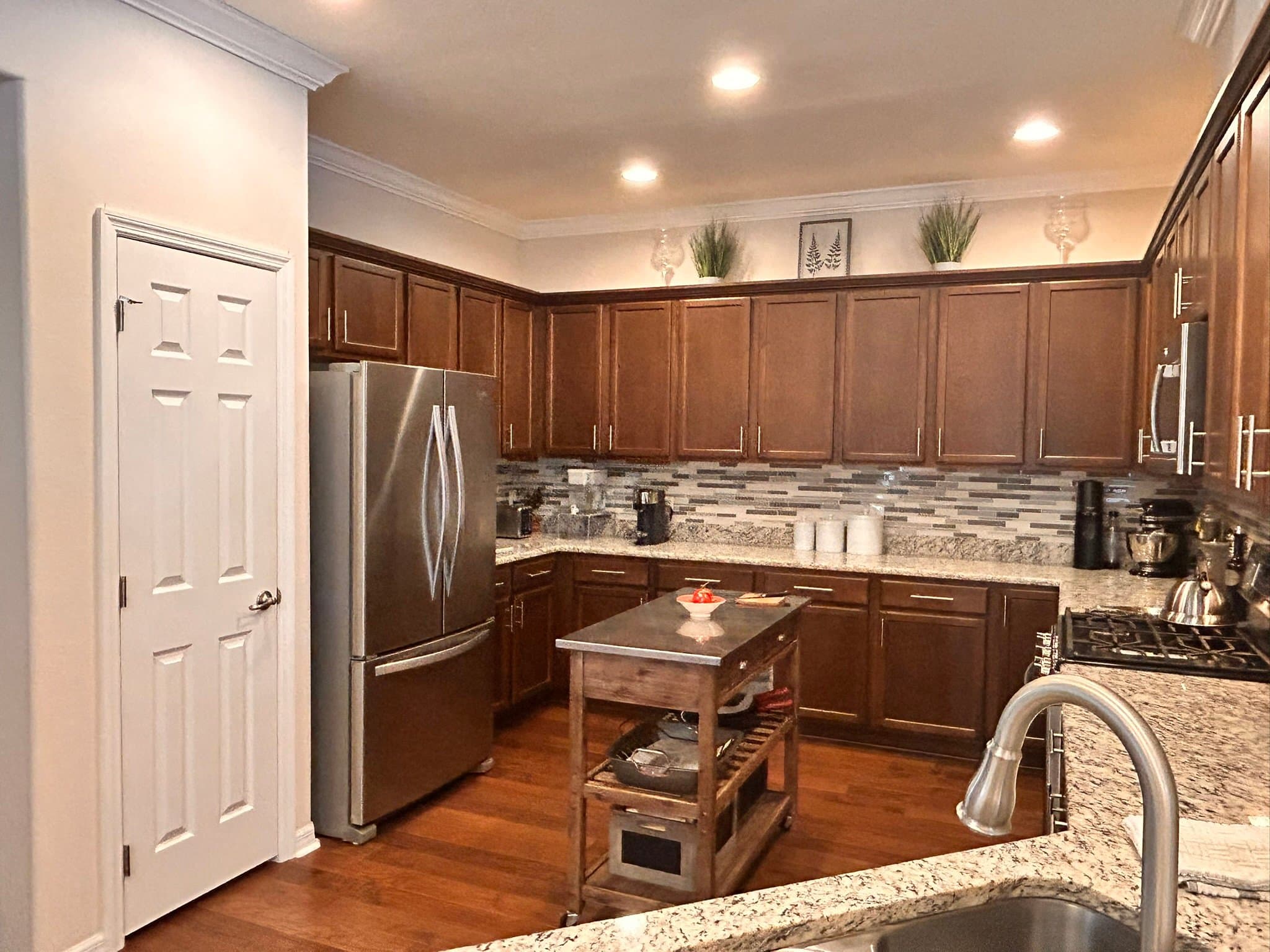 Largo House: 655 14th St NW