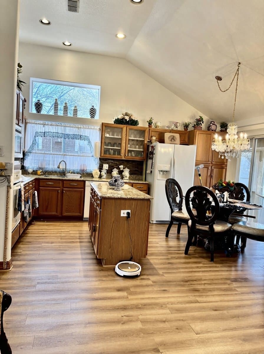 San Antonio Single Room: 14758 Hillside Ridge Dr.