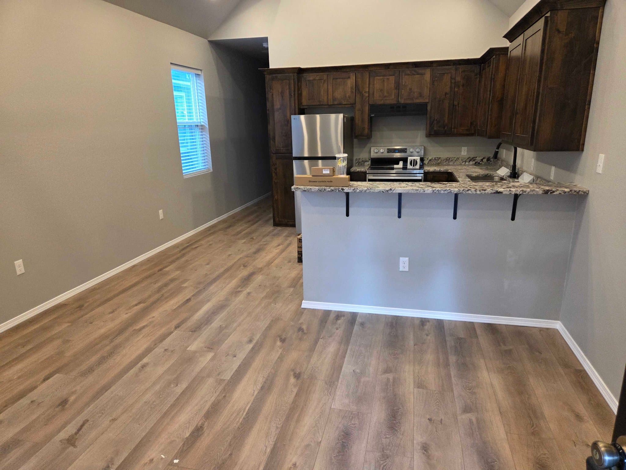 Sallisaw House: 965 S Locust Ave