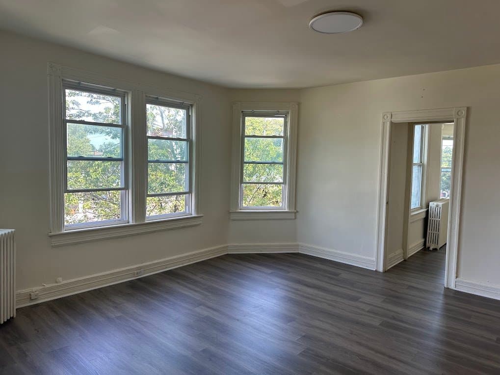 Bradley Beach Apartment: 323 Main St