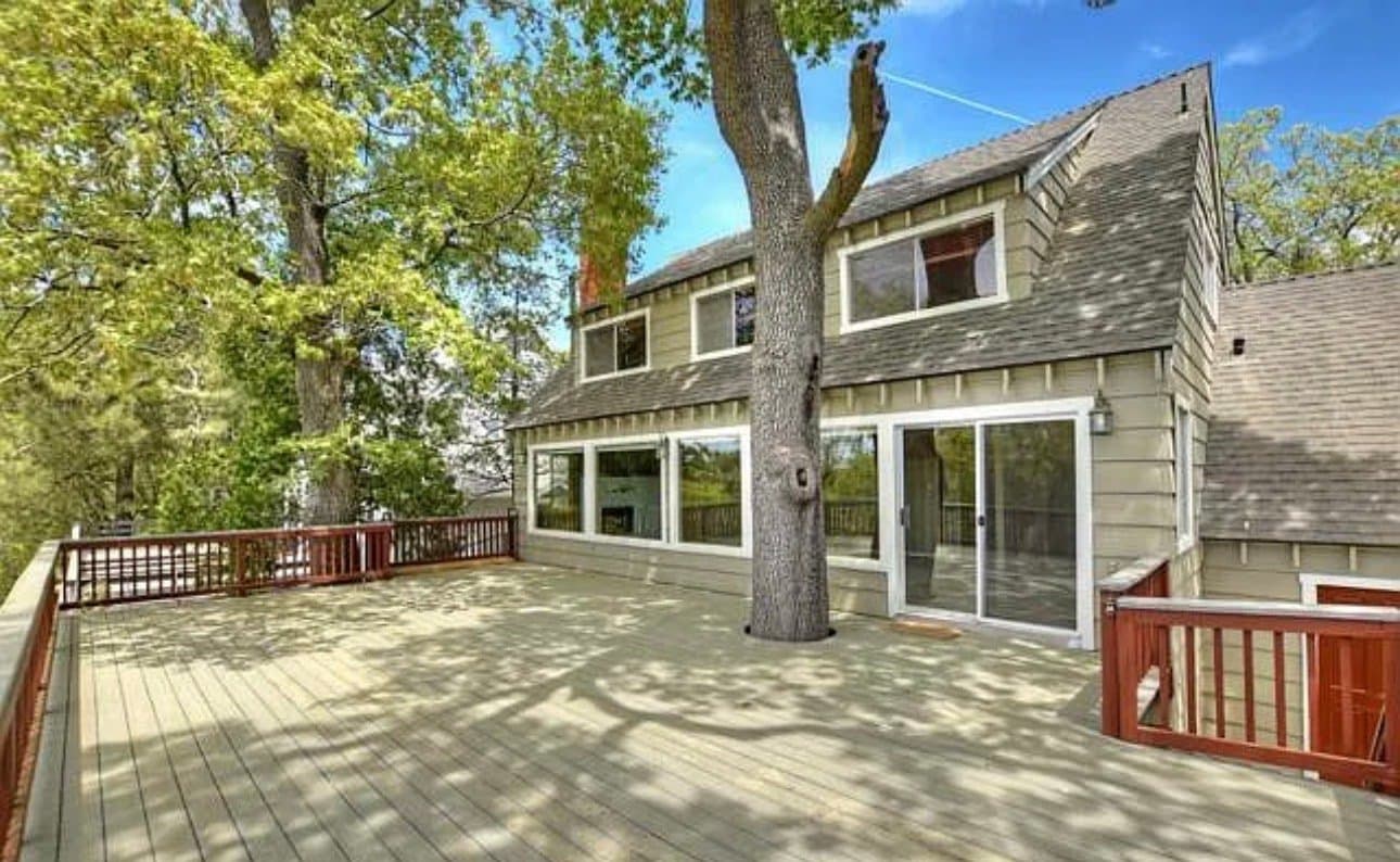 Lake Arrowhead House: 945 N Hospital Rd