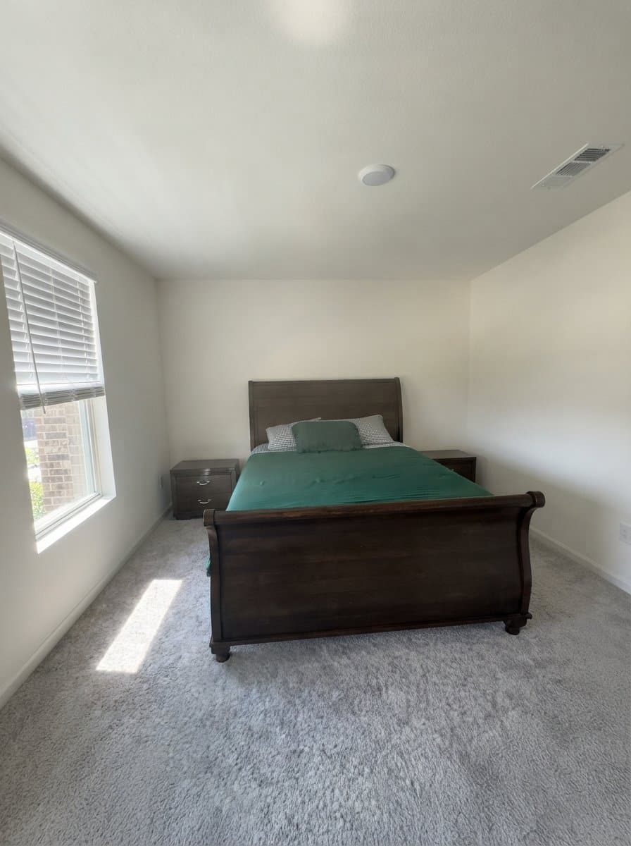 New Caney House: 21655 Cottage Ln