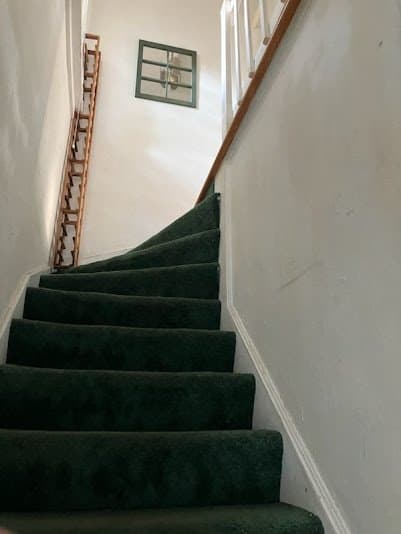 Wilmette Apartment: 922 1/2 Oakwood Avenue