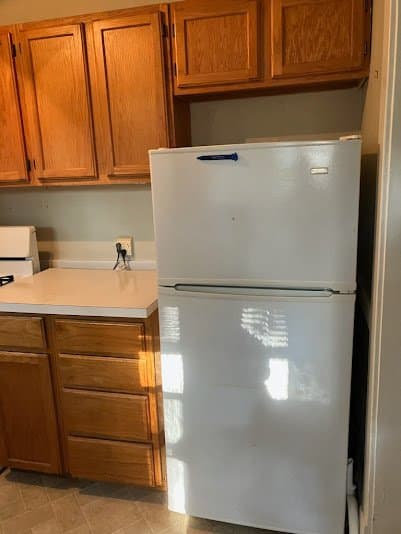 Wilmette Apartment: 922 1/2 Oakwood Avenue