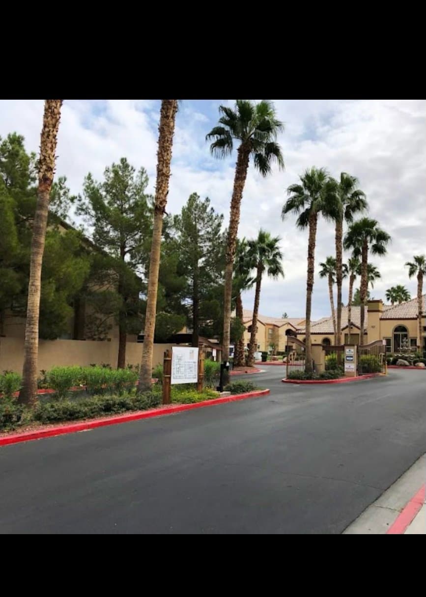 LAS VEGAS Condo: 5055 W Hacienda Ave