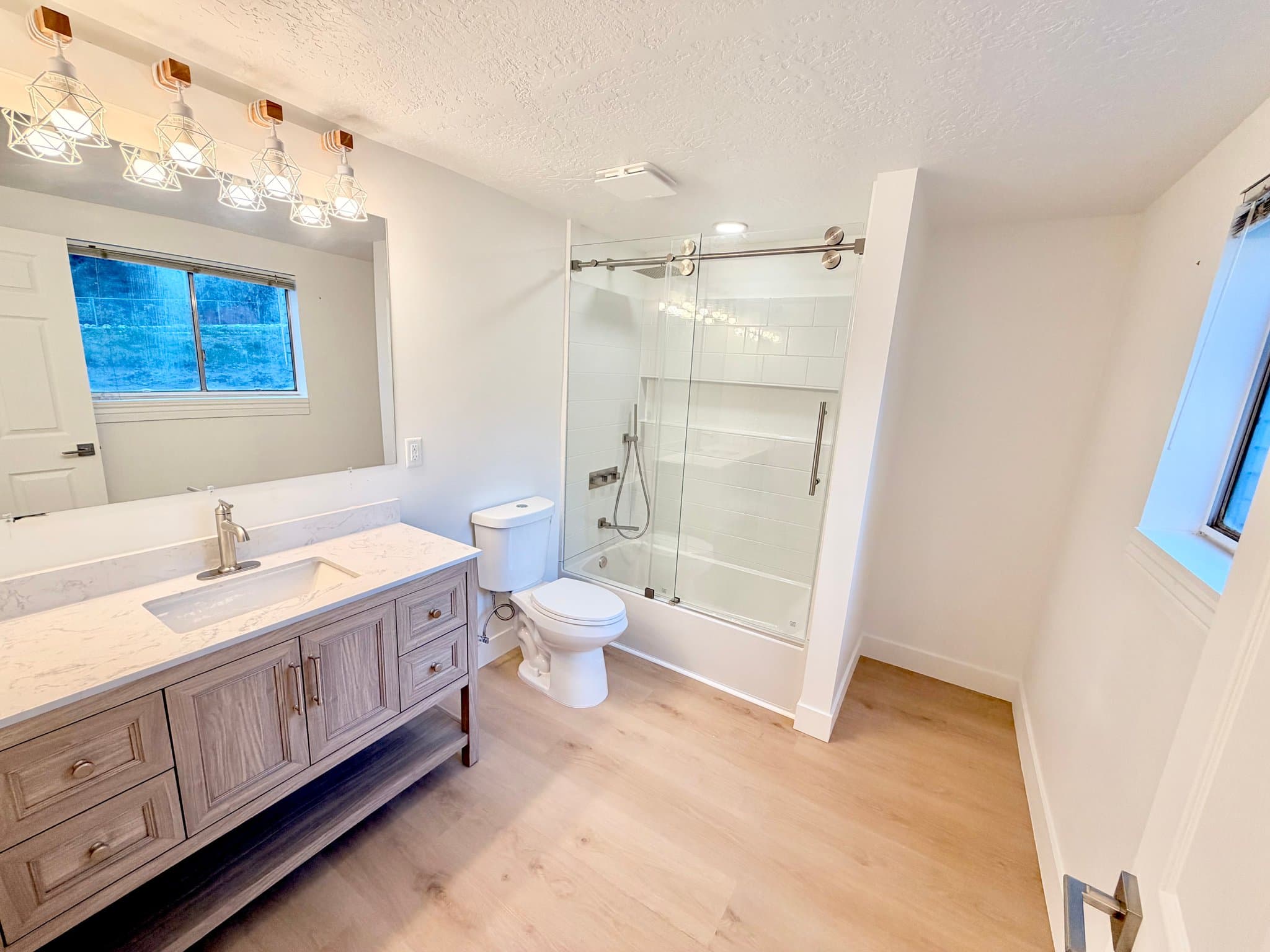 Sandy Single Room: 1780 Julho St