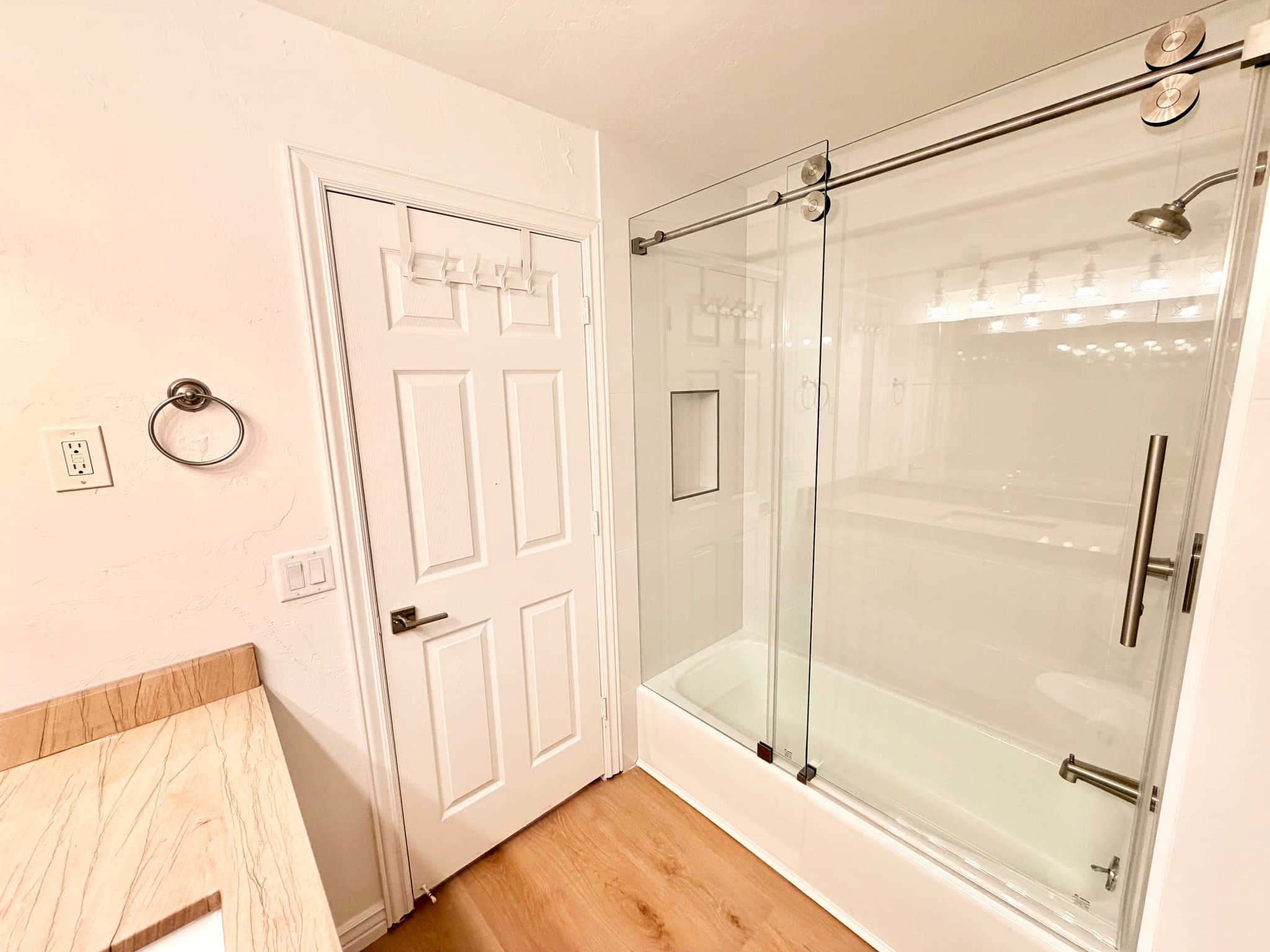Sandy Single Room: 1780 Julho St