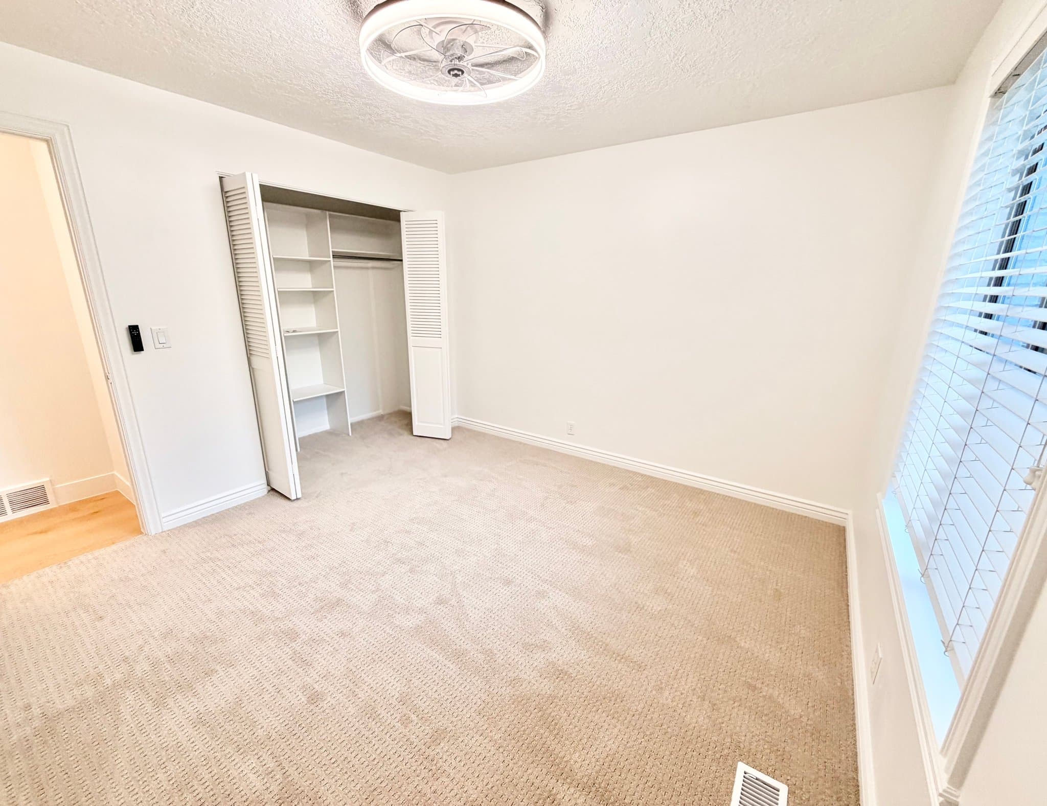 Sandy Single Room: 1780 Julho St