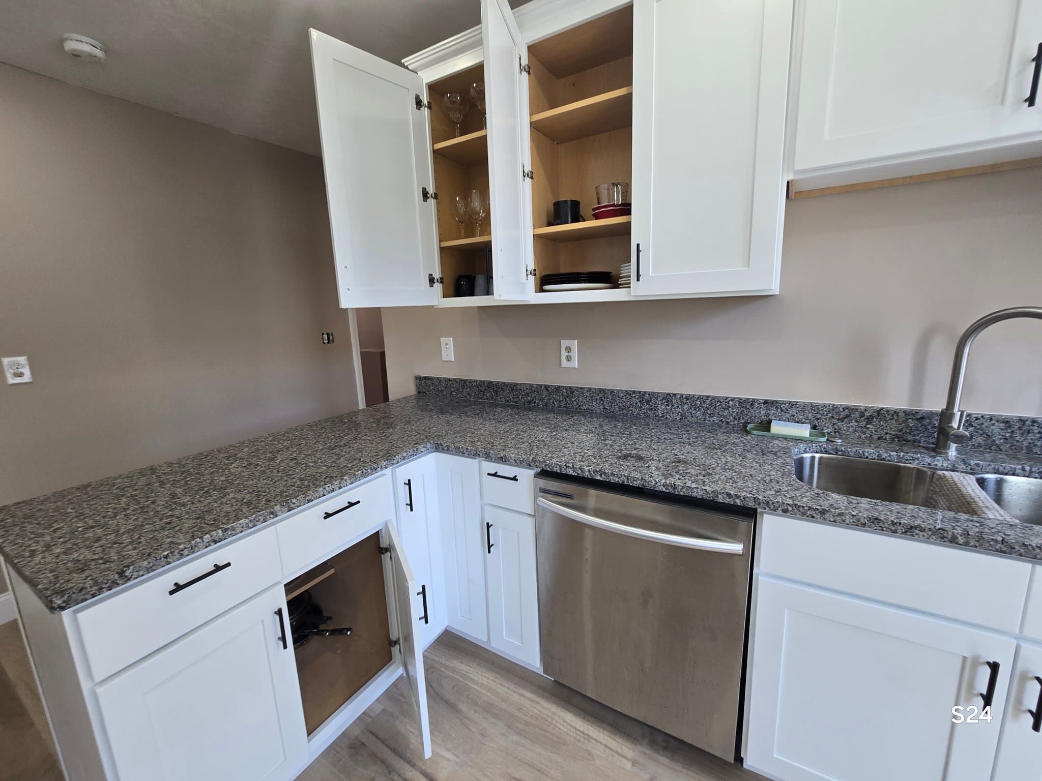 Worcester Single Room: 24 Suffield Street