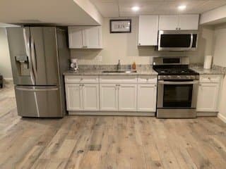 Oak Park Single Room: 21930 Whitmore St.