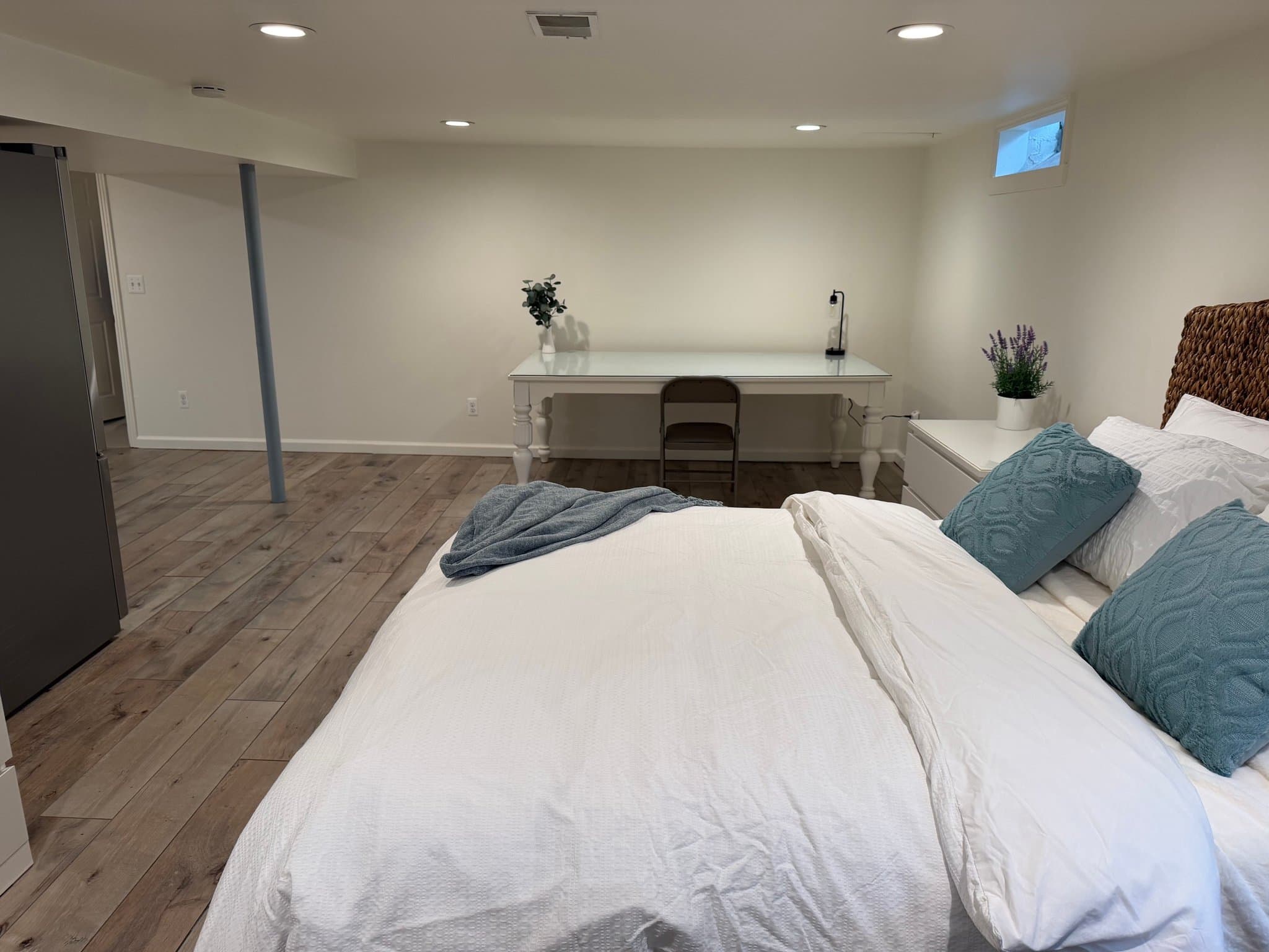 Oak Park Single Room: 21930 Whitmore St.