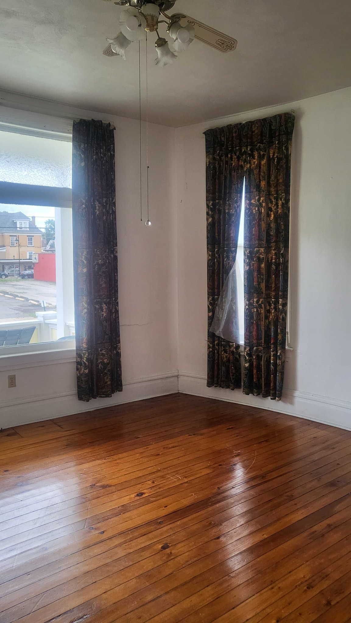 East Mckeesport Apartment: 1130 Broadway