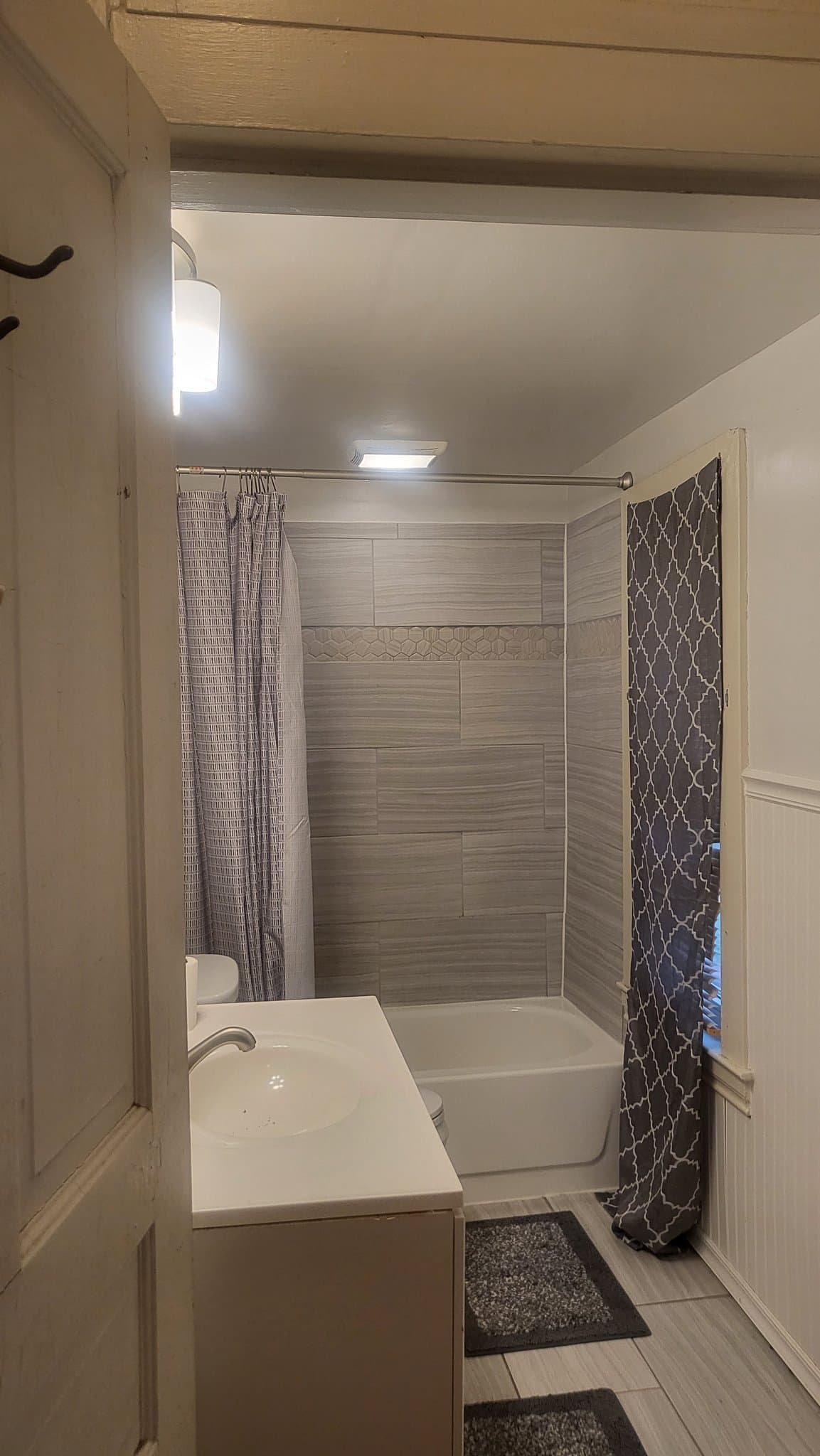 East Mckeesport Apartment: 1130 Broadway