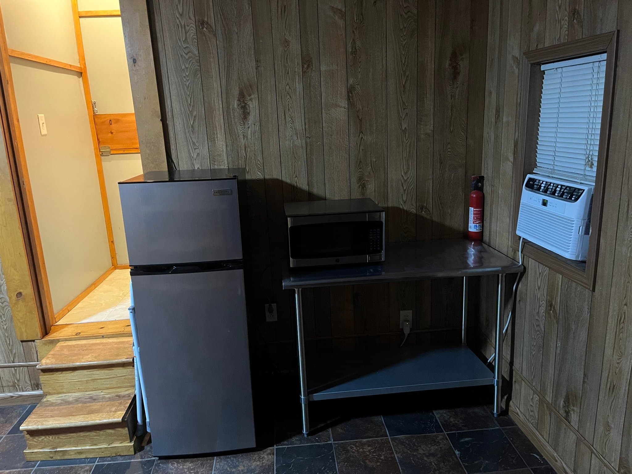 Lafayette Apartment: 1241 S College Rd