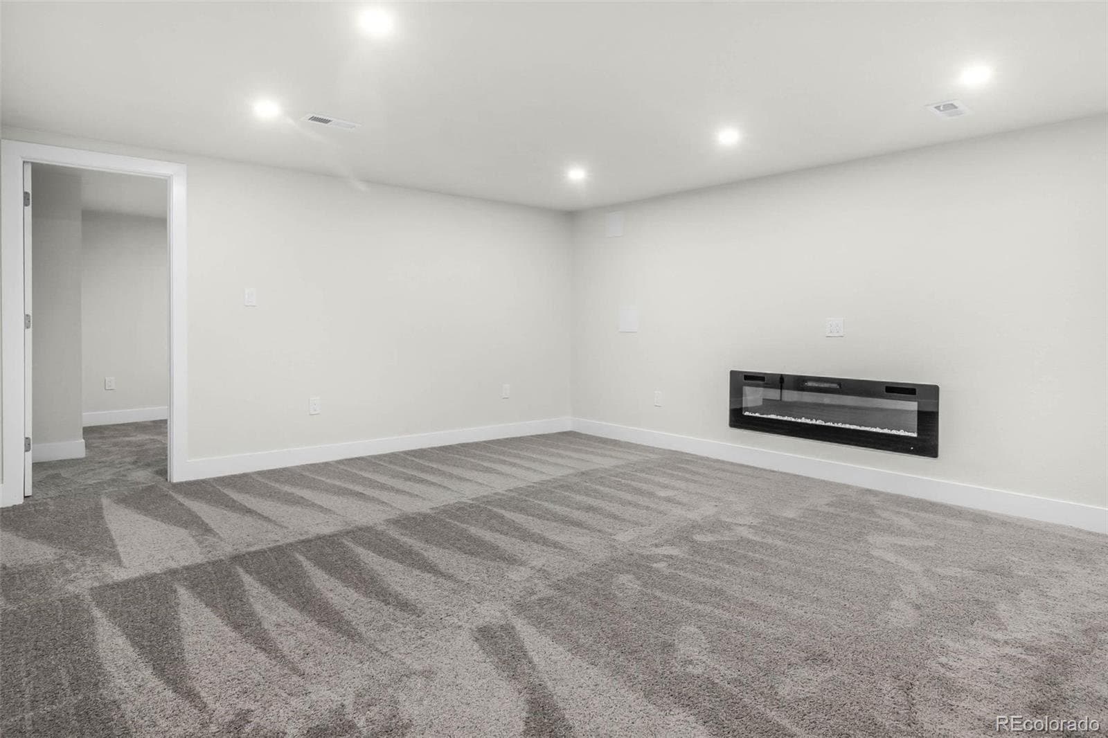 Lakewood House: 1115 S Harlan St