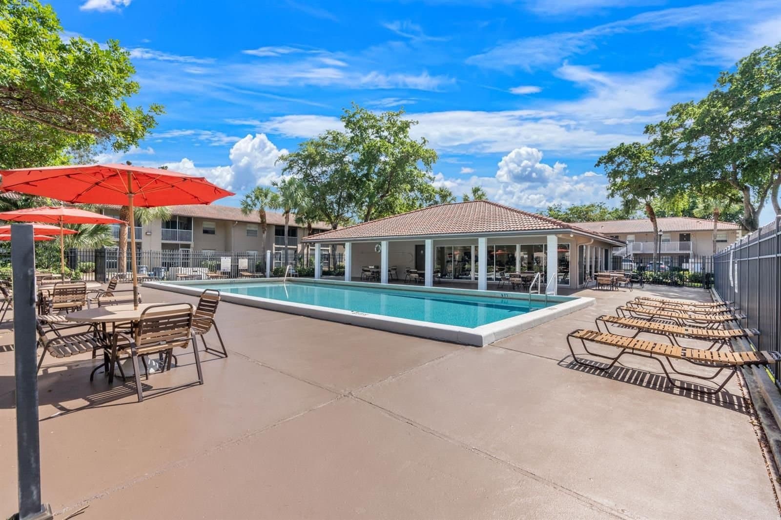 CORAL SPRINGS Condo: 8750 ROYAL PALM BLVD