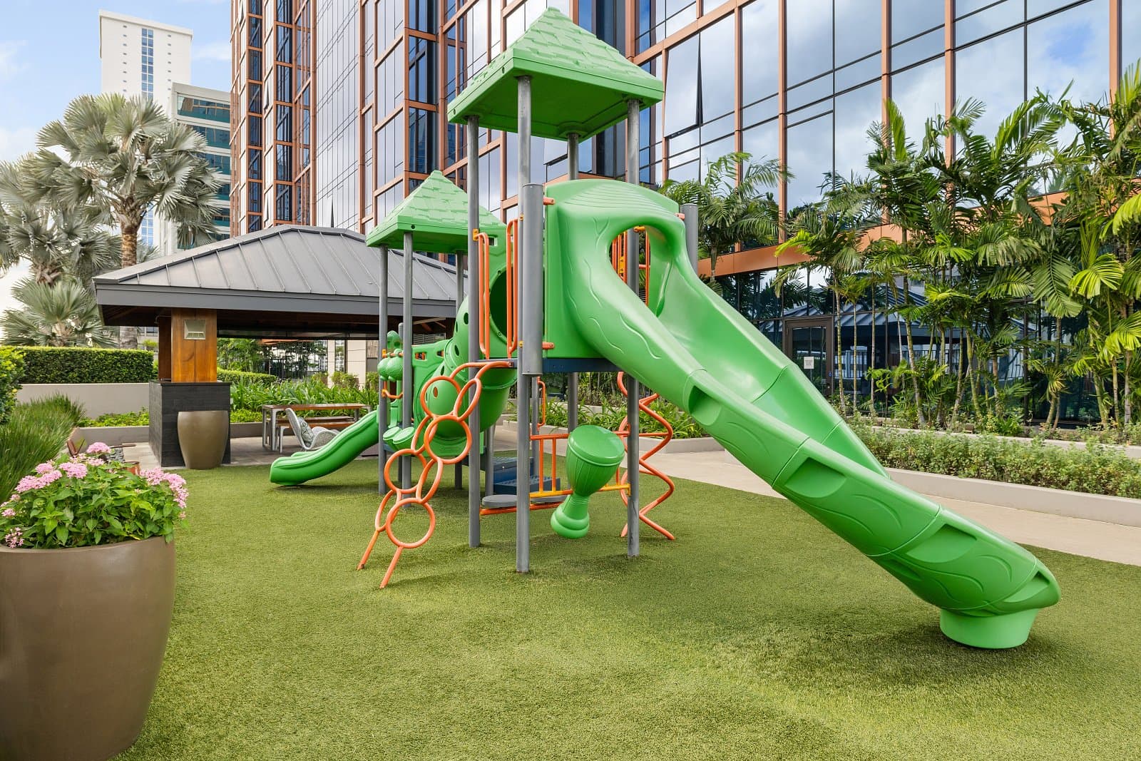 Honolulu Condo: 1555 Kapiolani Blvd.,
