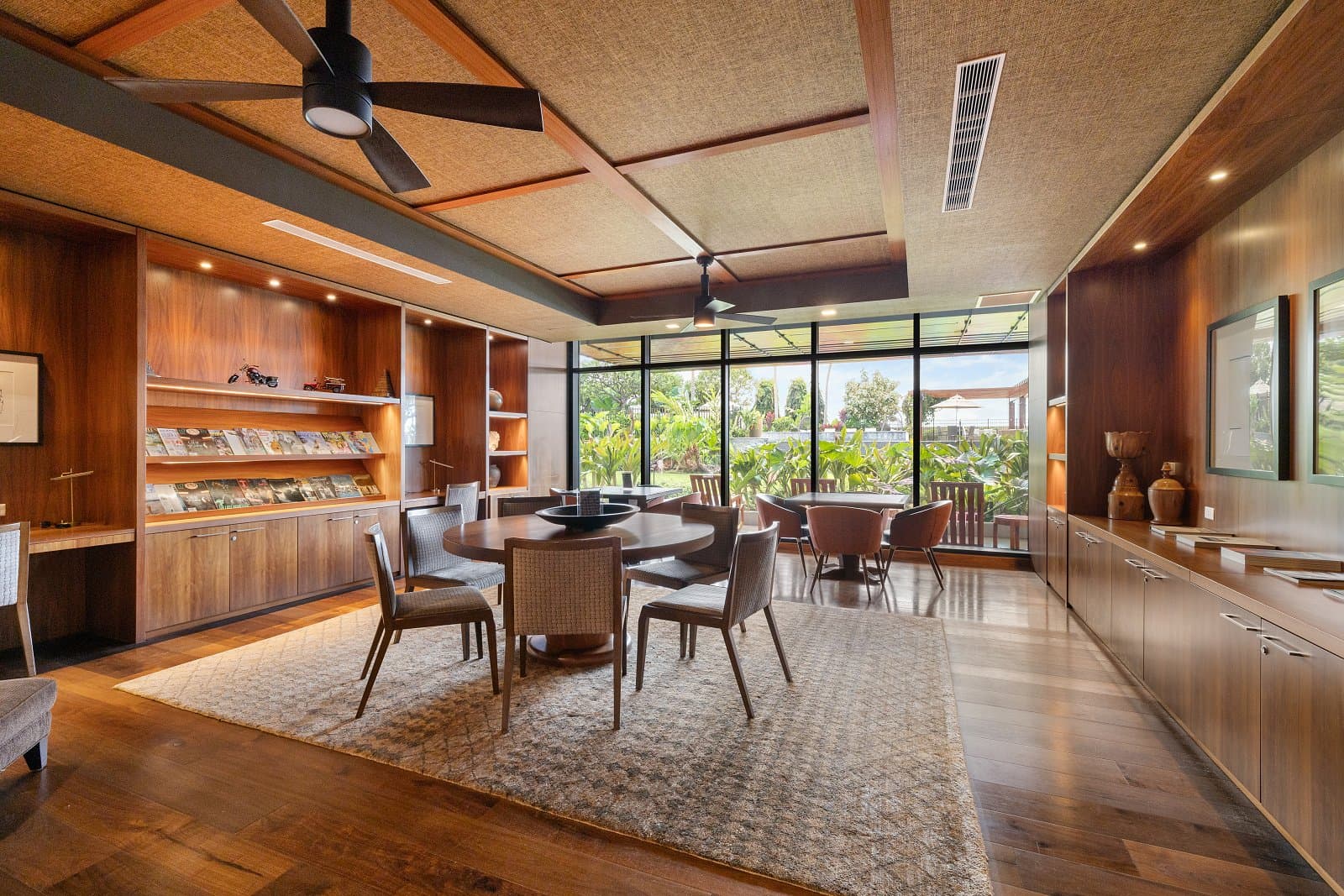 Honolulu Condo: 1555 Kapiolani Blvd.,