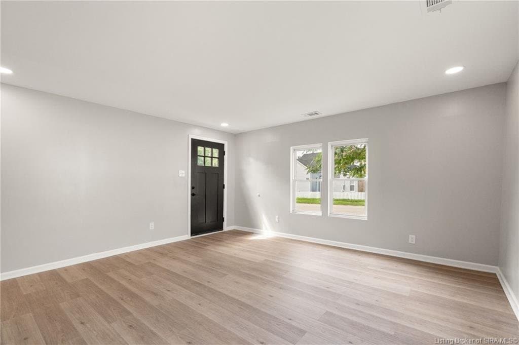 Jeffersonville House: 904 Fulton Street