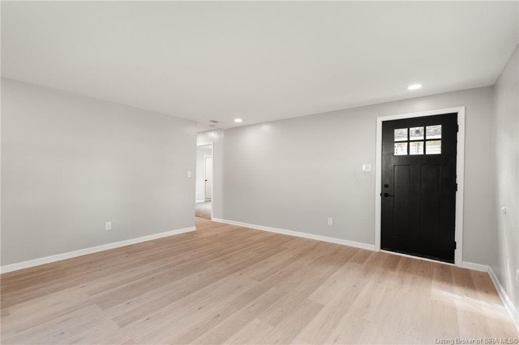 Jeffersonville House: 904 Fulton Street