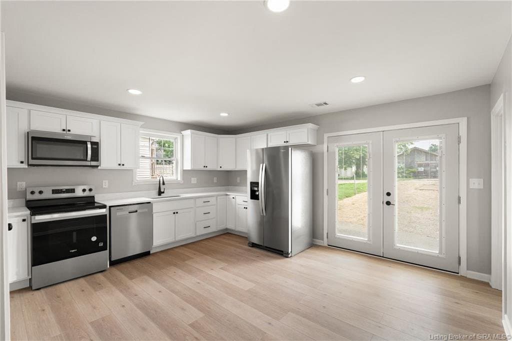 Jeffersonville House: 904 Fulton Street