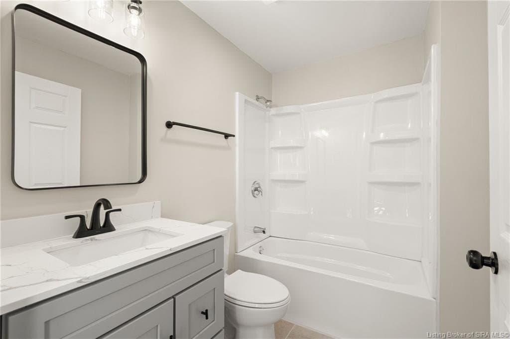 Jeffersonville House: 904 Fulton Street
