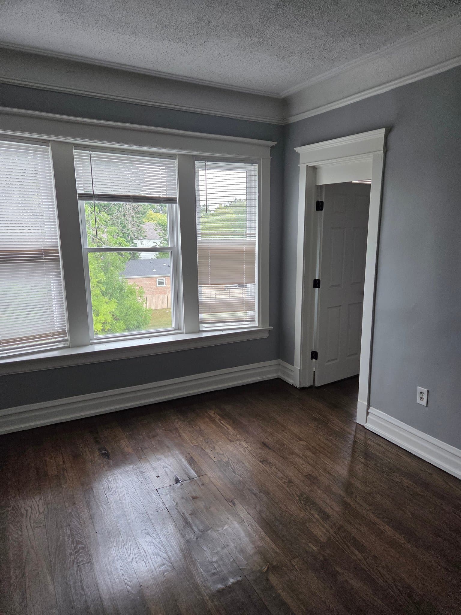Chicago Apartment: 1843-45 West 54th Street
