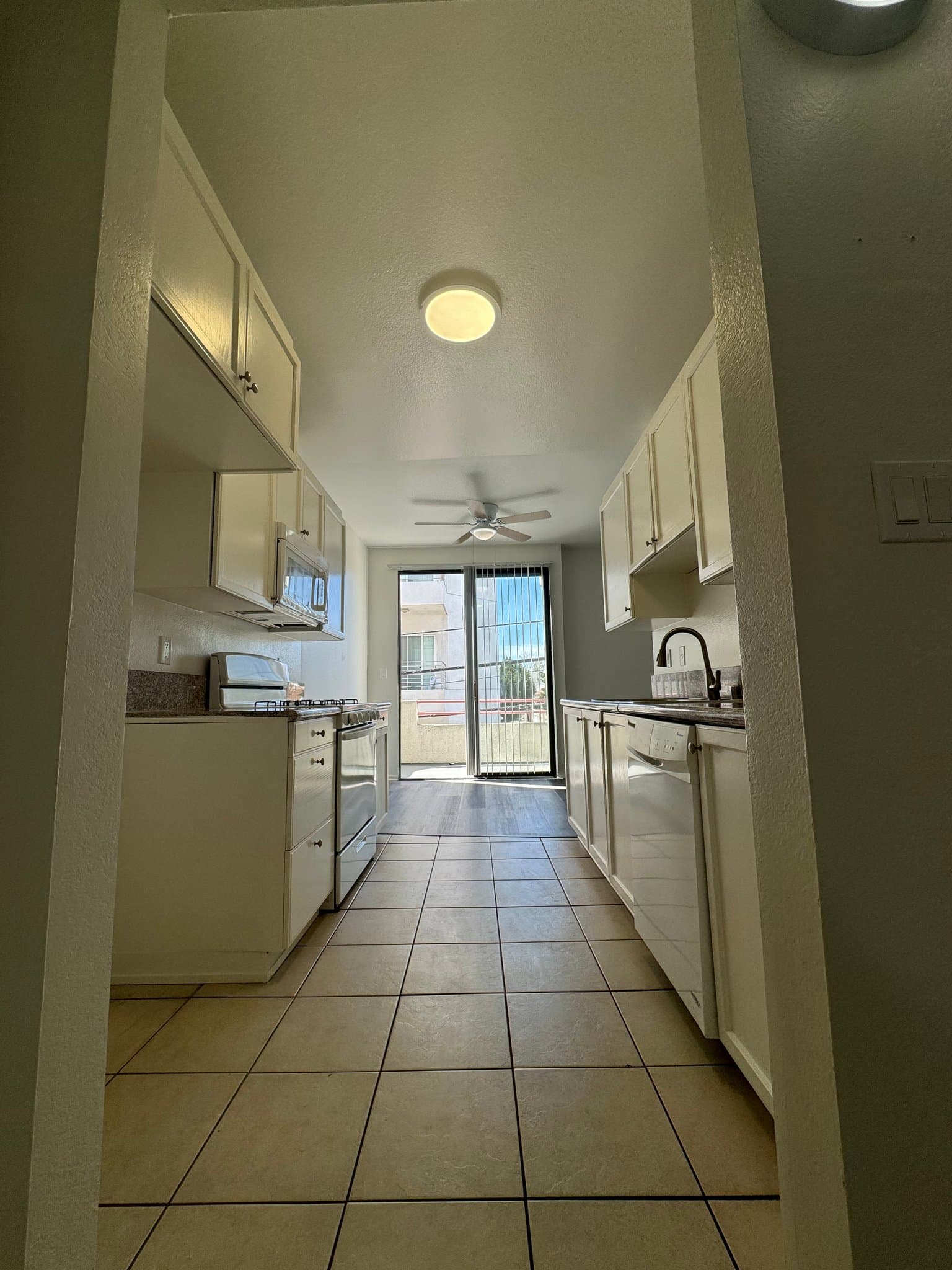 Studio City Condo: 4343 Whitsett Ave