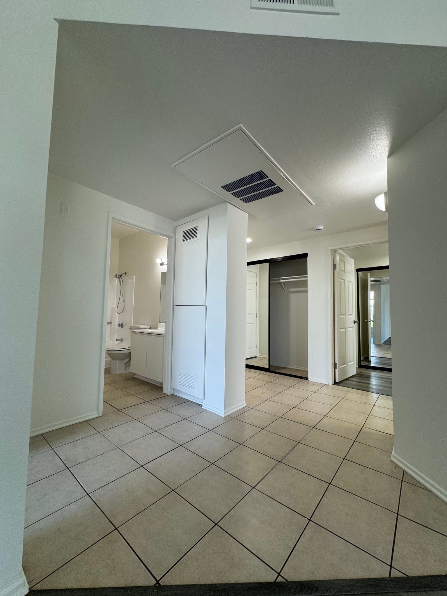 Studio City Condo: 4343 Whitsett Ave