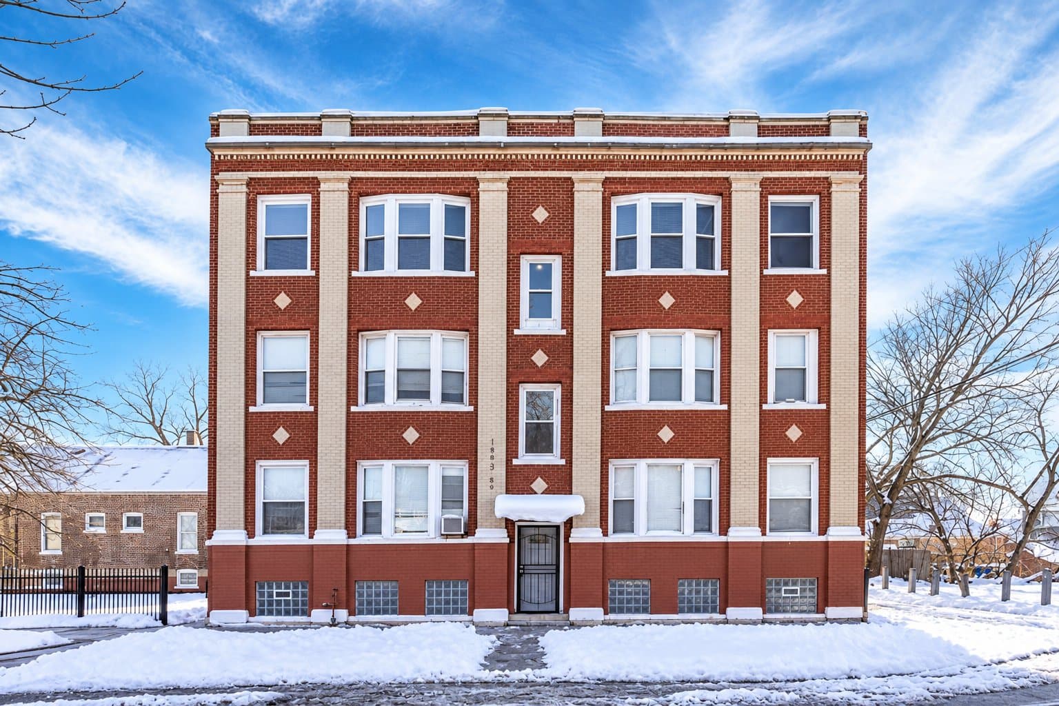 Chicago Apartment: 1843-45 West 54th Street