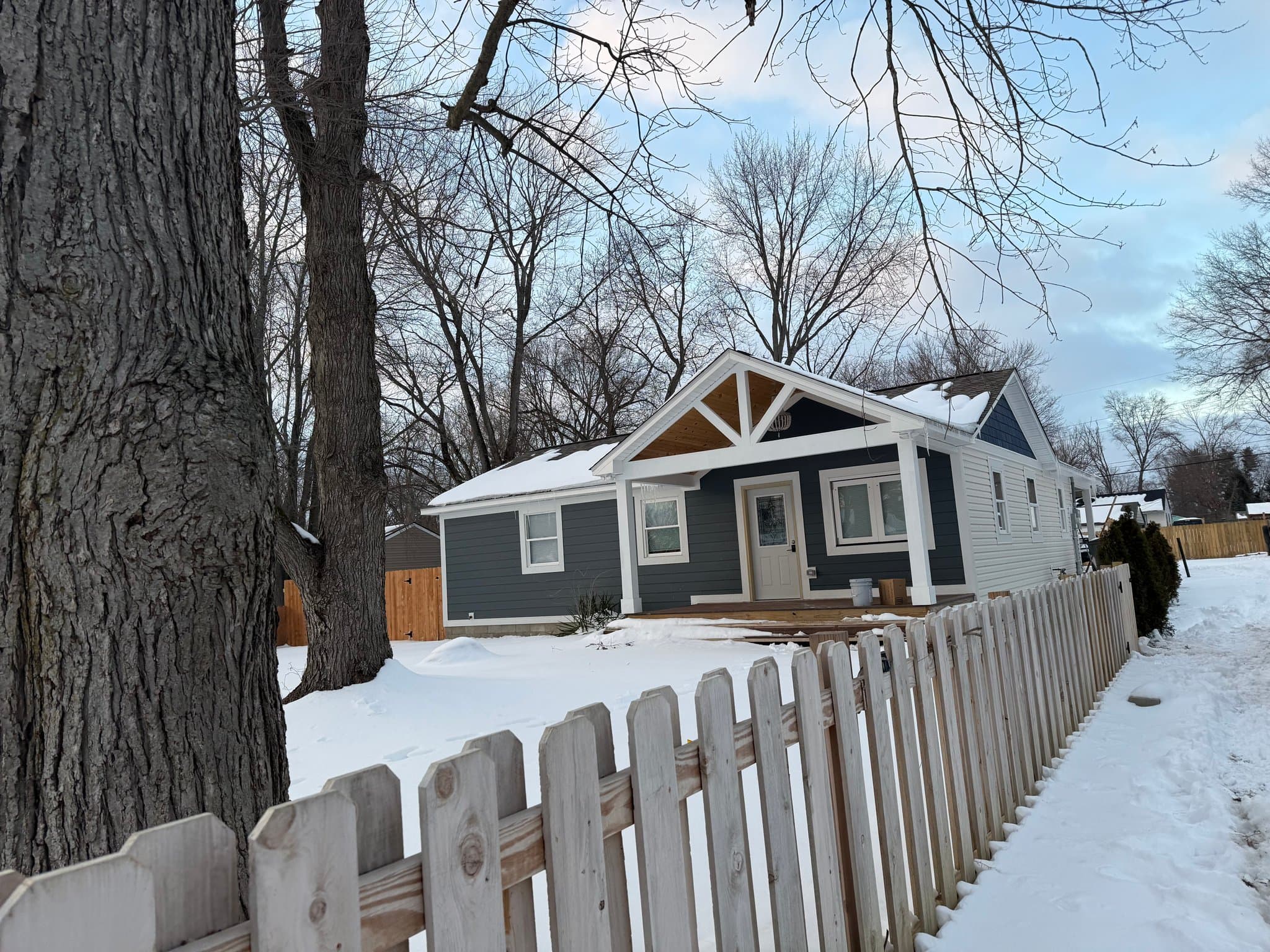 Indianapolis House: 1932 W 64th St